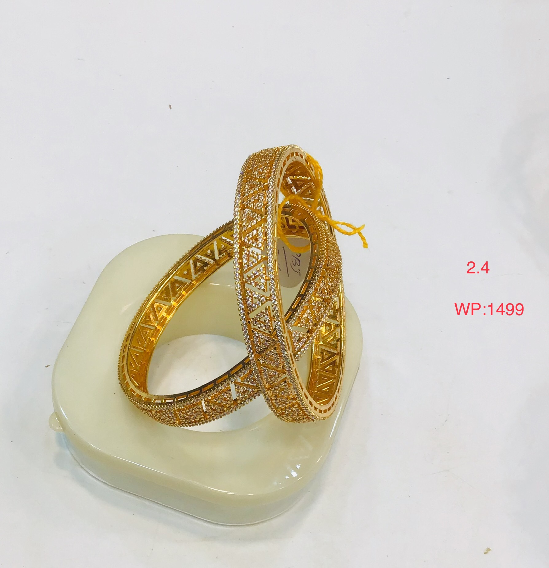 Elegant Gold-Plated Bangles – 