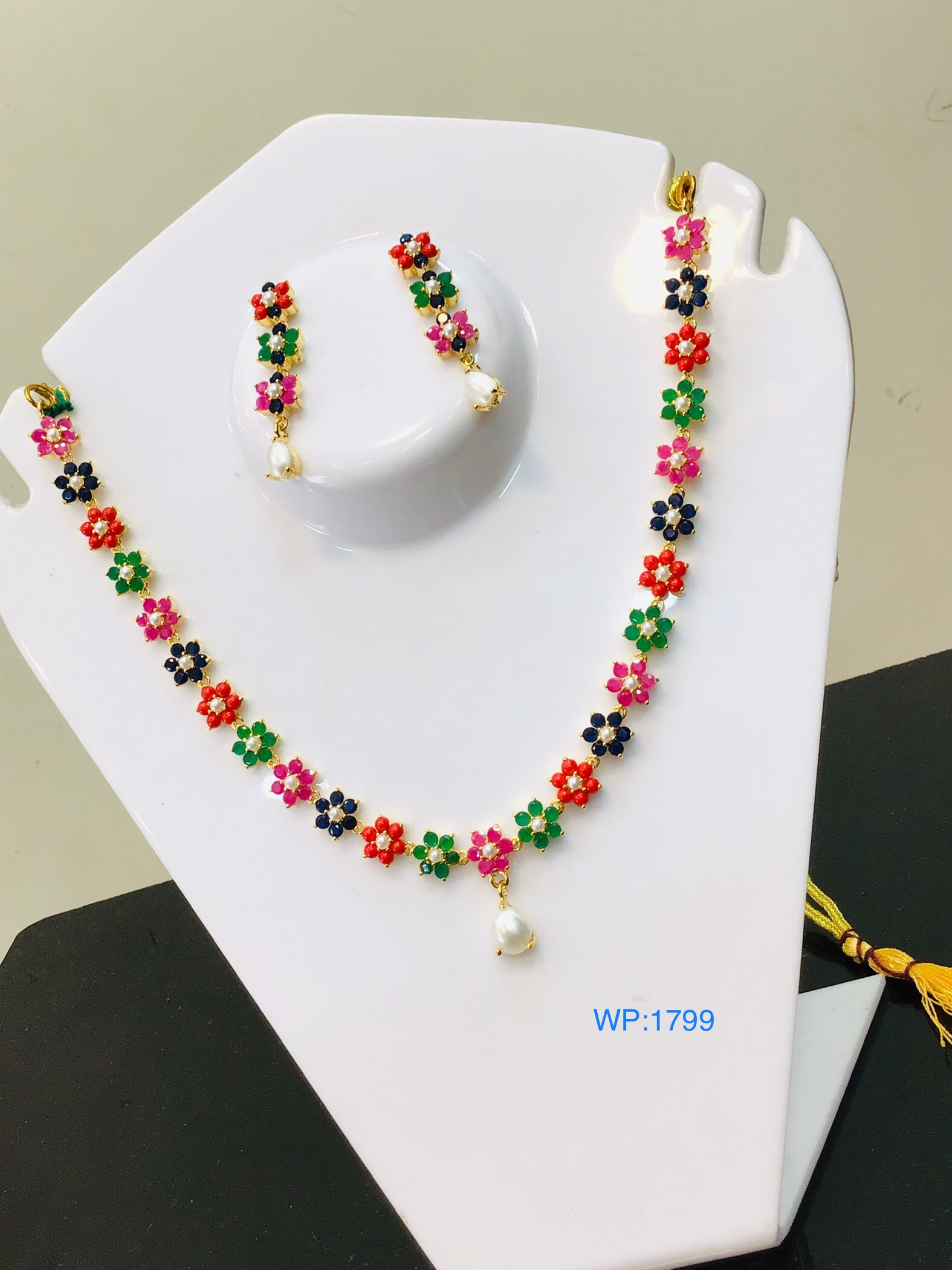 Multicolor Floral Stone Necklace