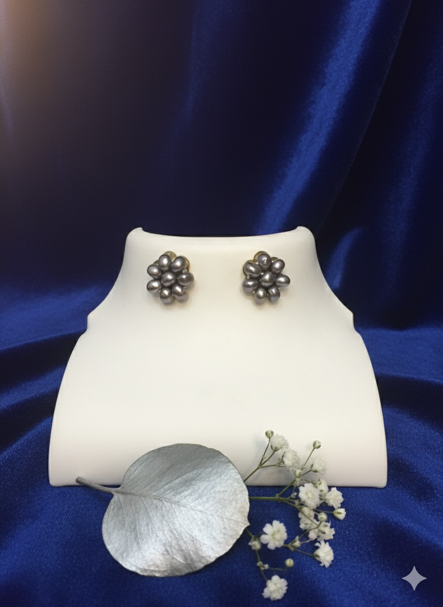 Black Flower Pearl Stud Earrings