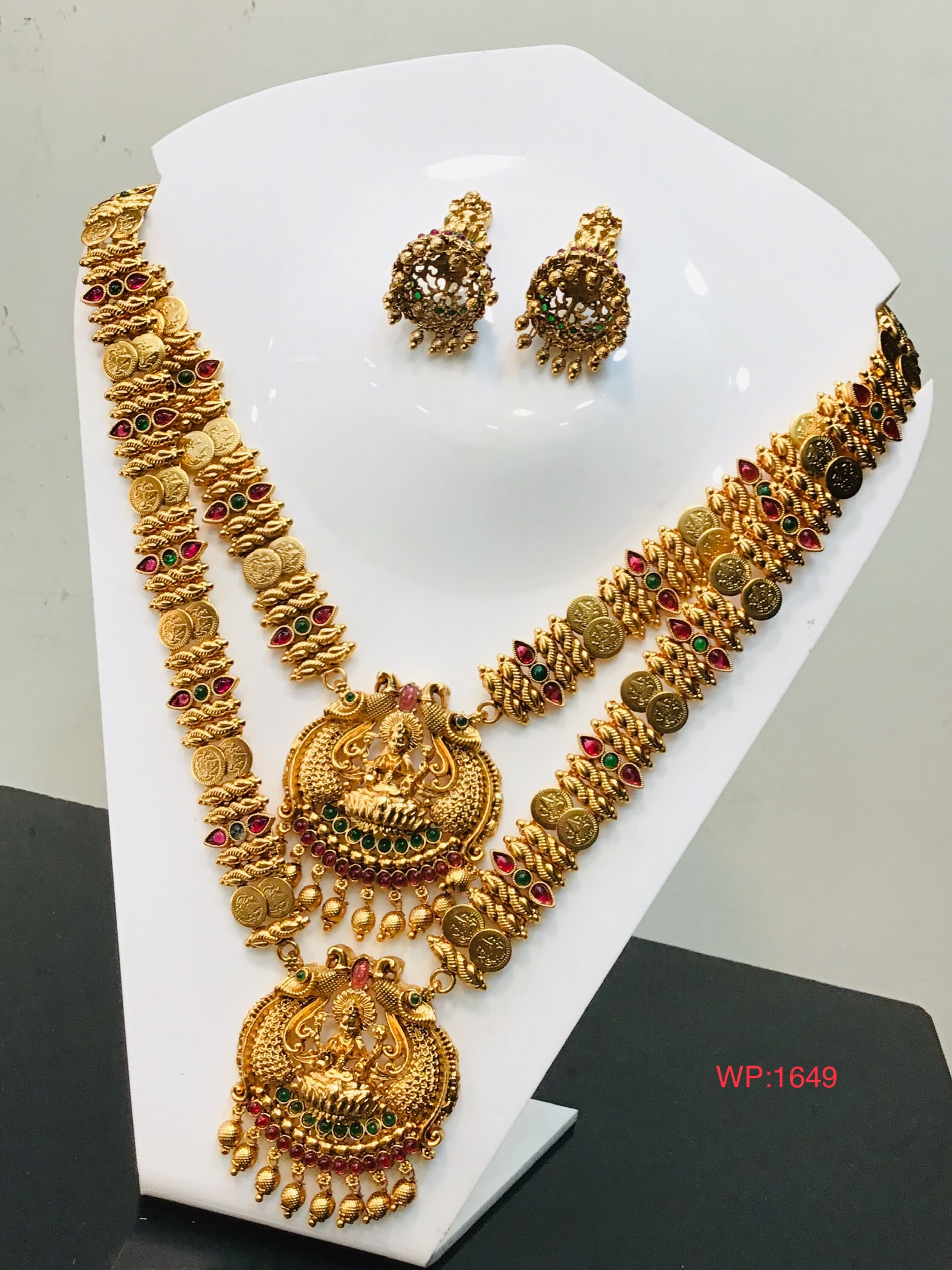 Antique Necklace Set