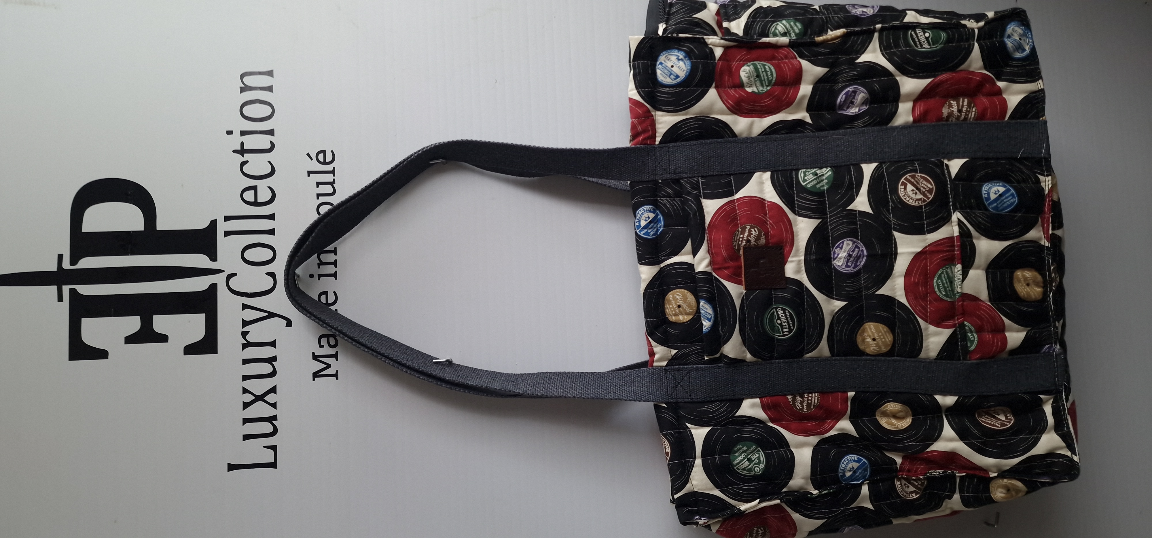 Bolsa estampada com discos de vinil