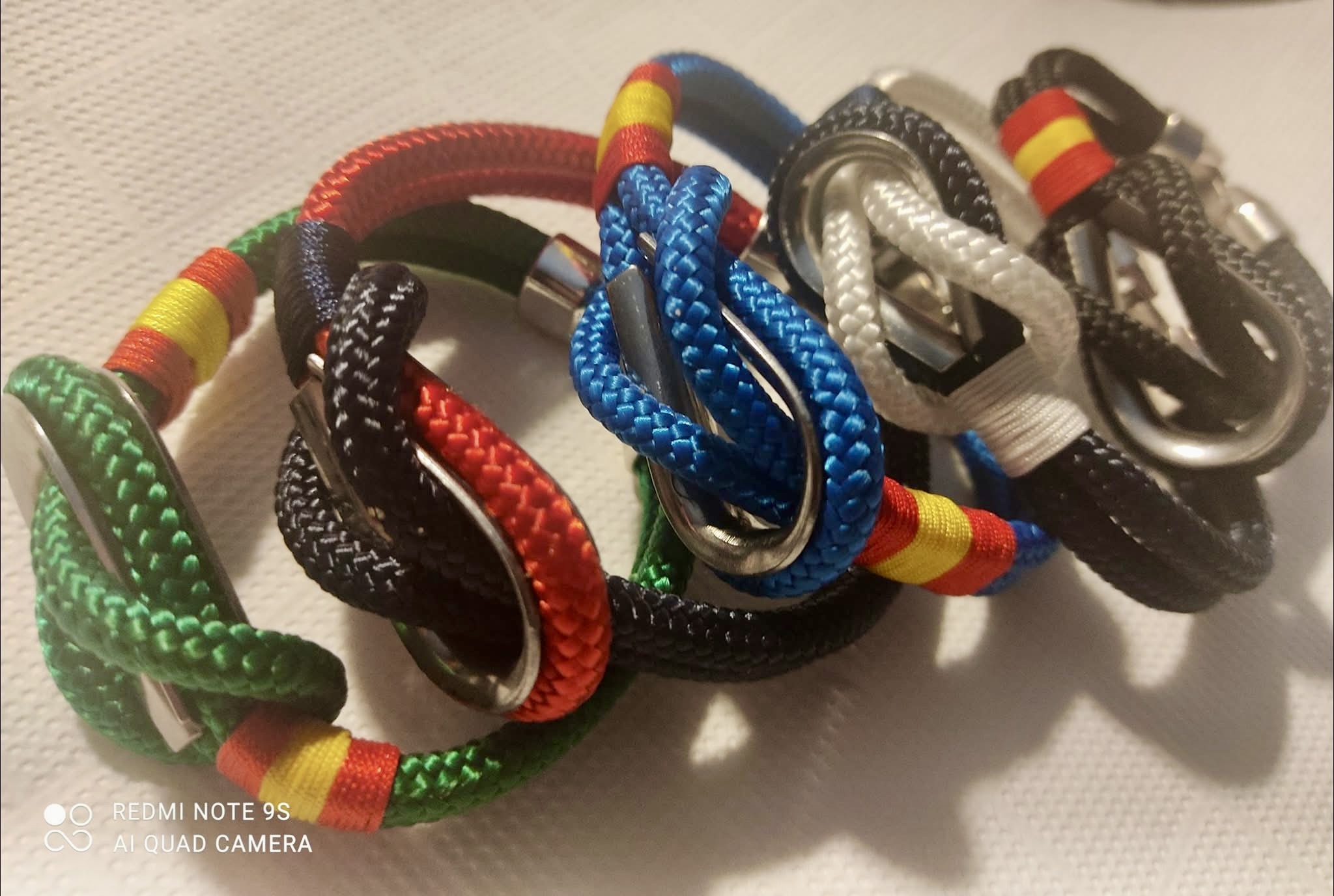 Pulseras náuticas de colores