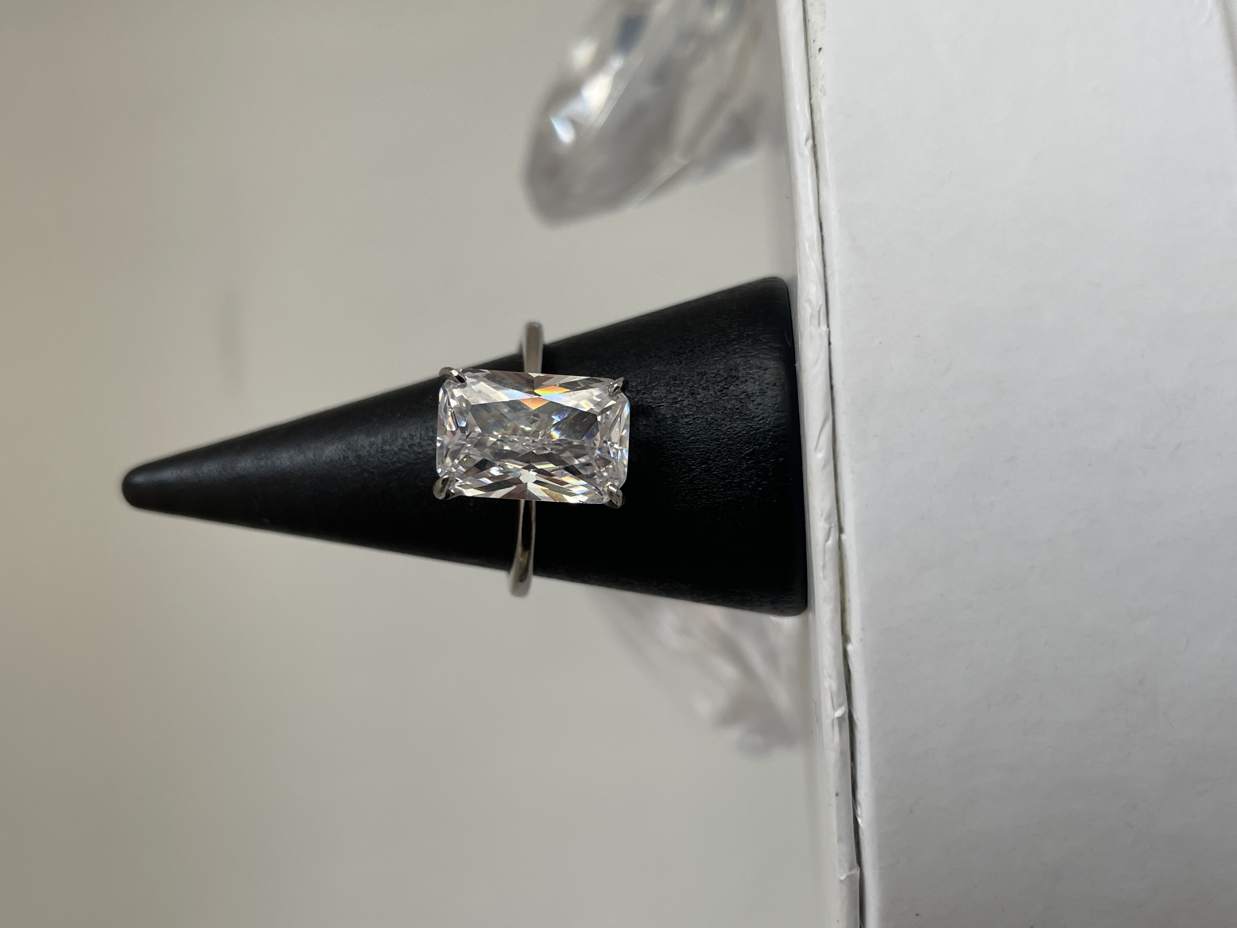 ANILLO PIEDRA GRANDE RECTANGULO