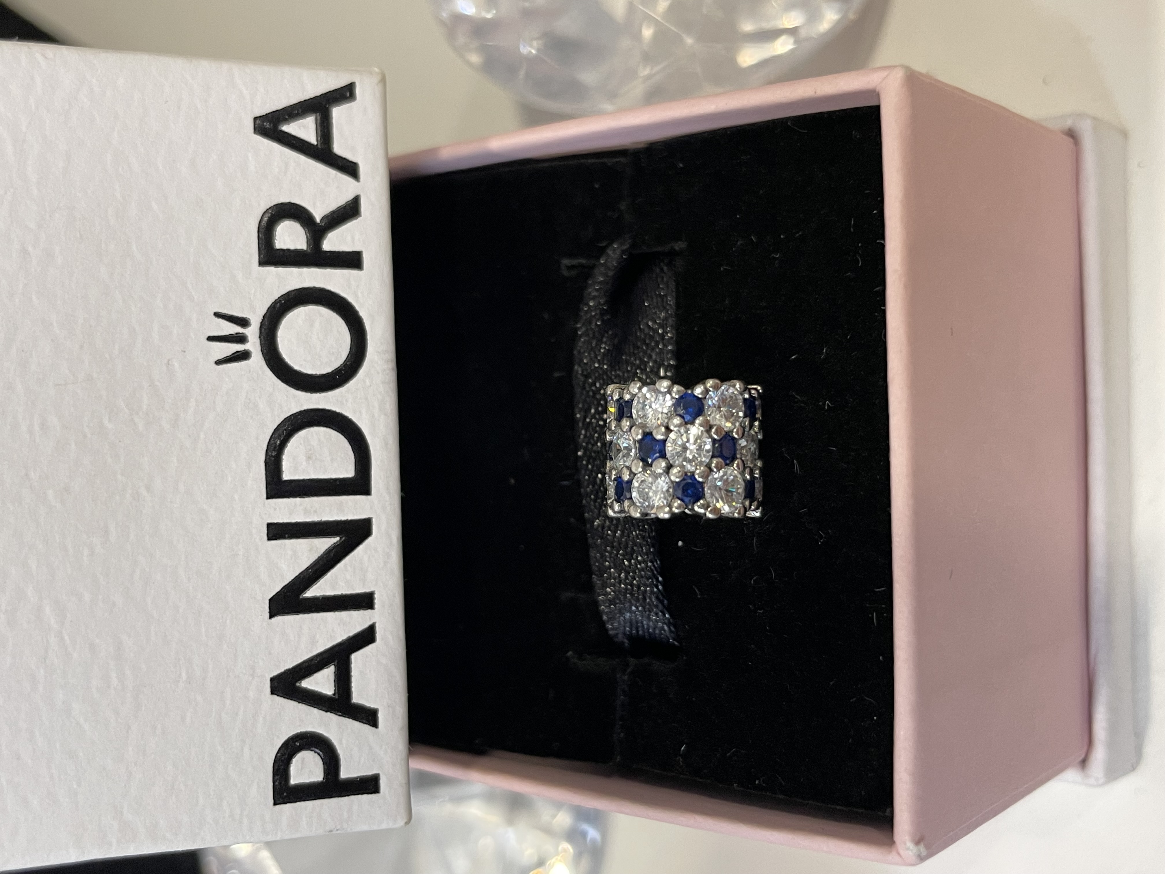 CHARM PIEDRAS AZUL REY Y PLATA