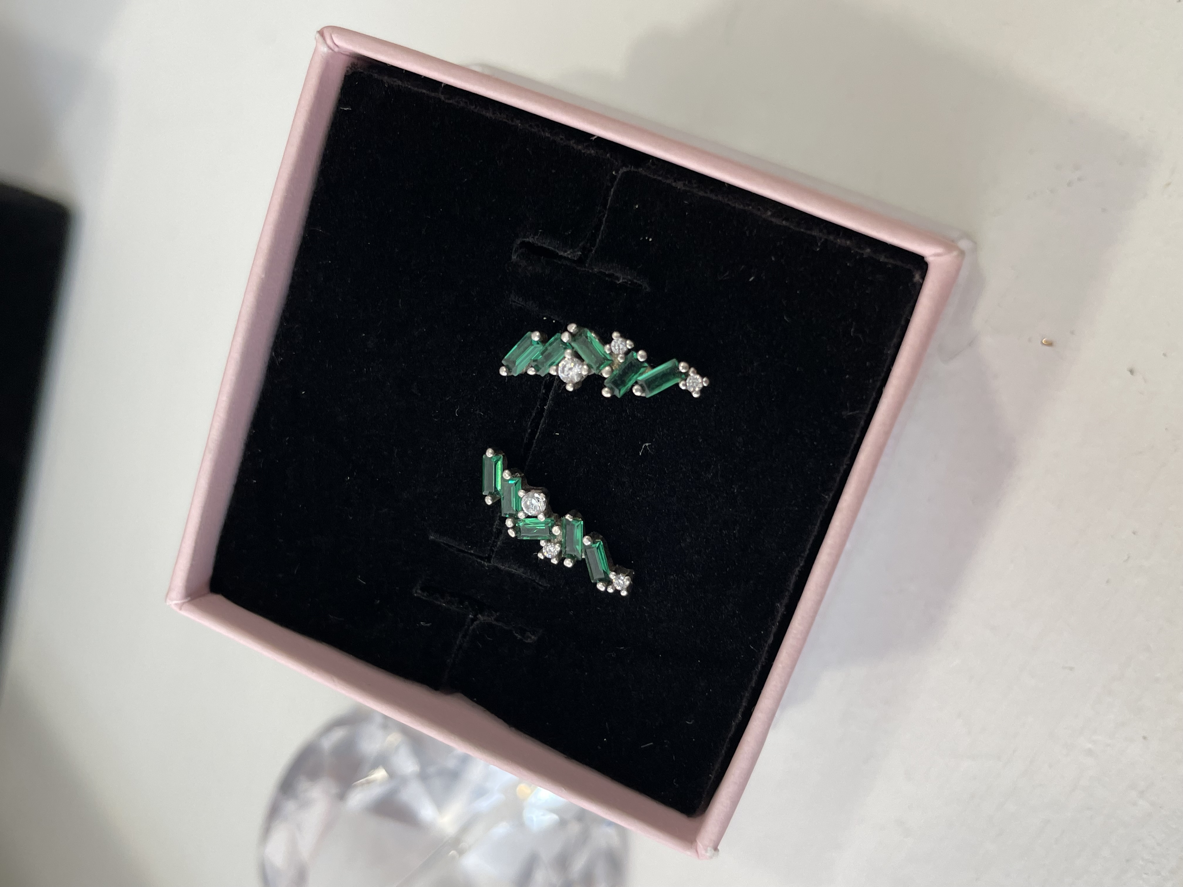 ARETES PIEDRA VERDE ZIGZAG