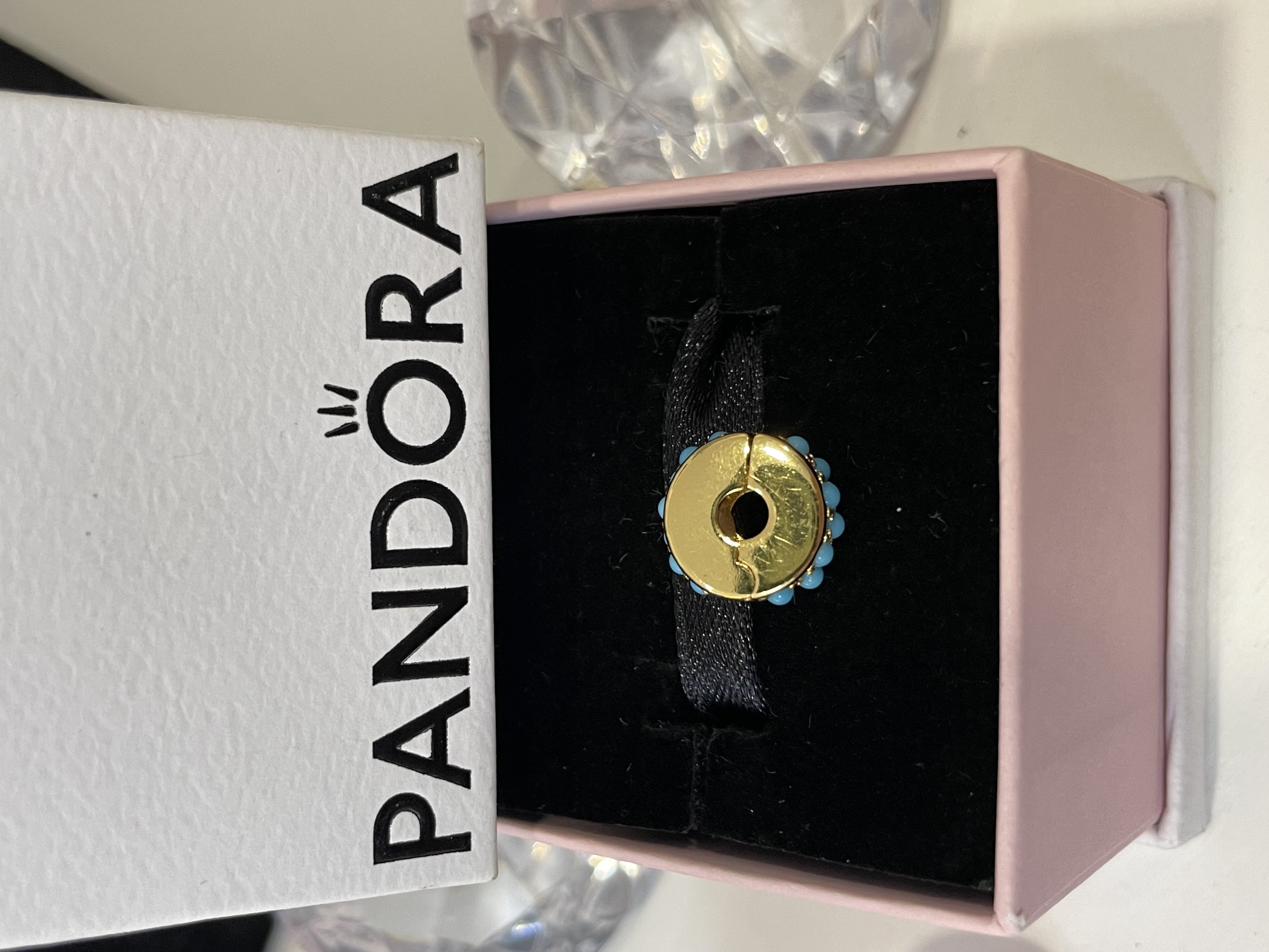 CLIP DORADO BOLITAS AZULES