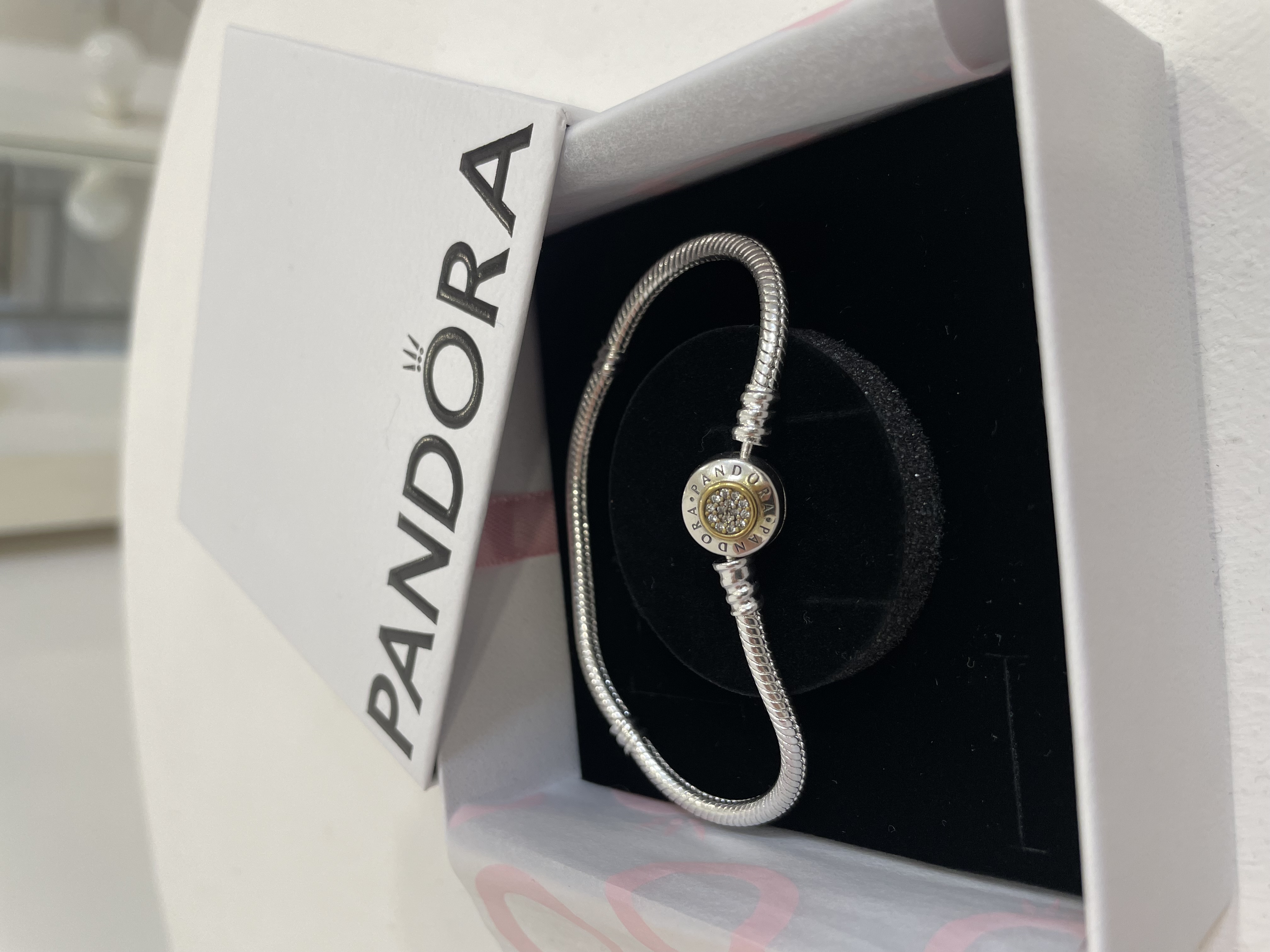 PULSERA MOMENTS DORADO PANDORA