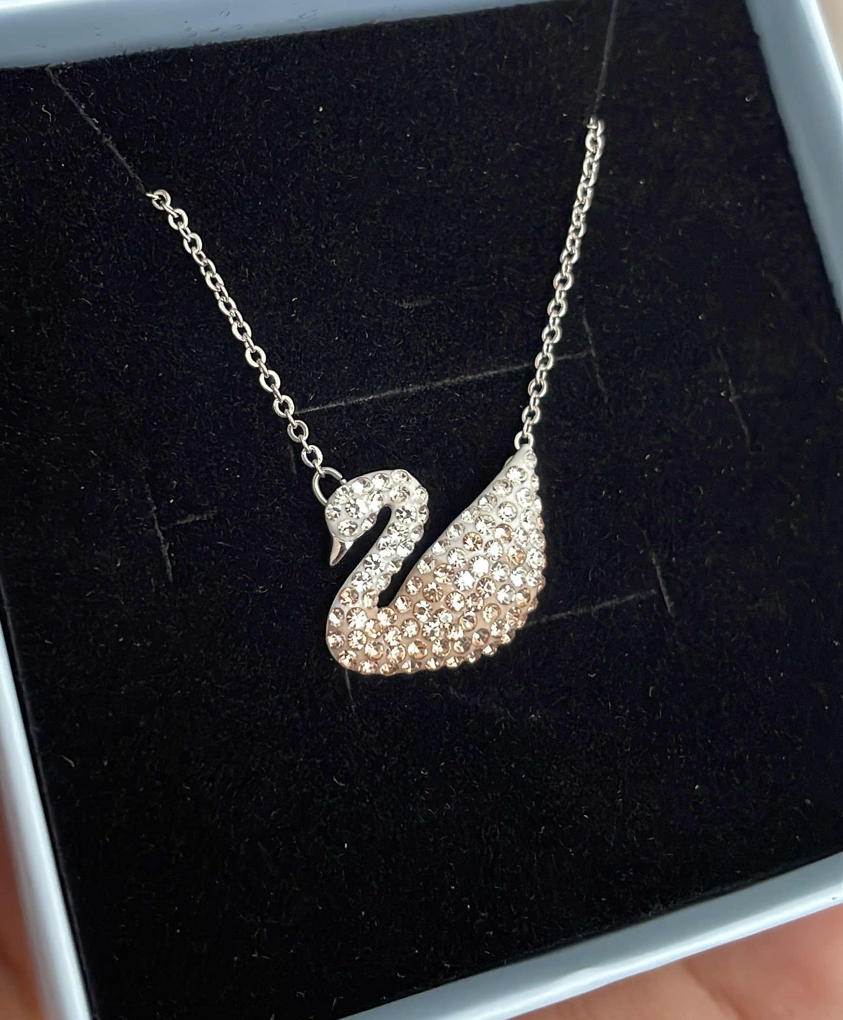 COLLAR SWAROVSKI CISNE DEGRADADO 