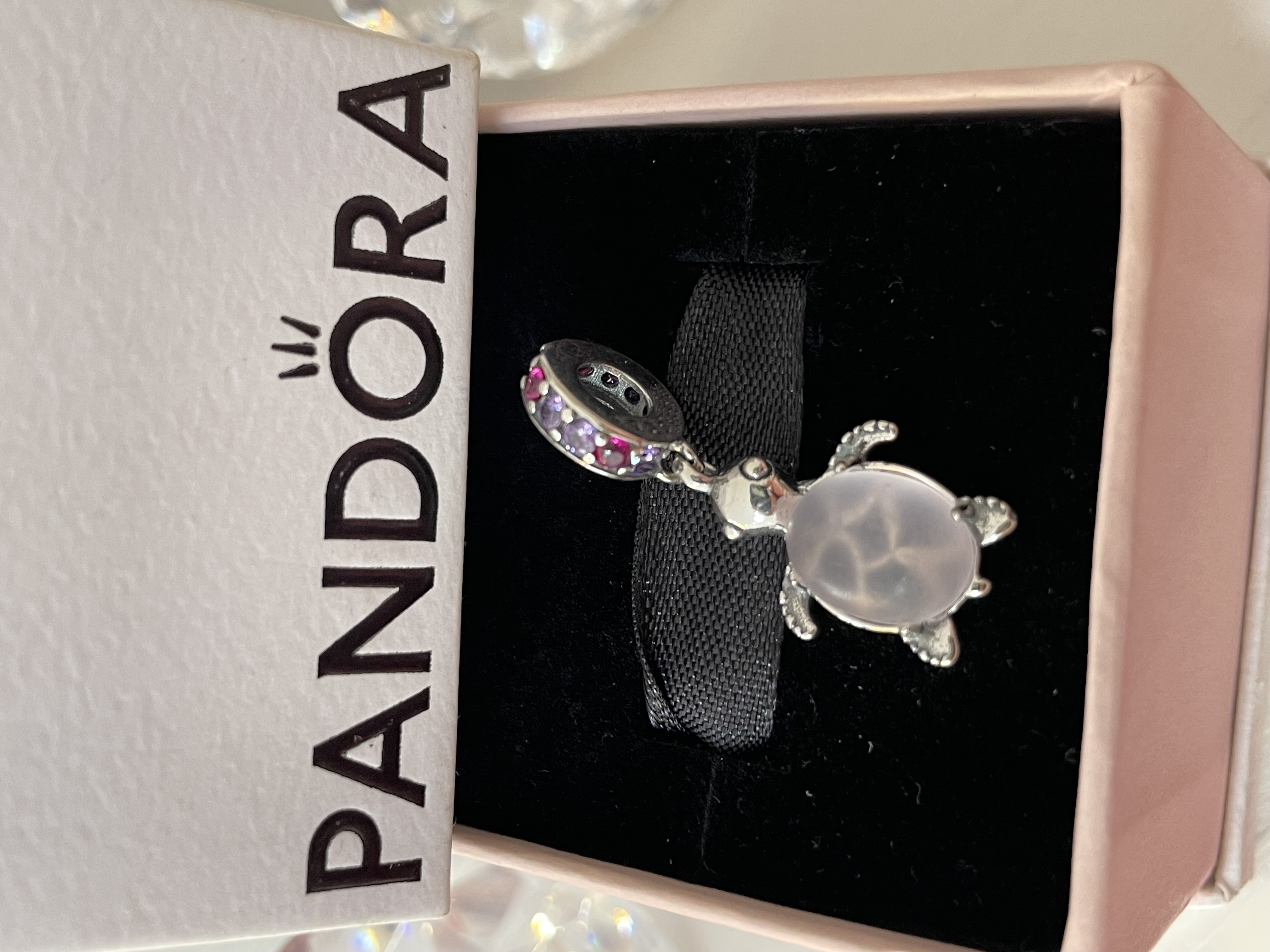 CHARM TORTUGA CAPARAZÓN ROSA CLARO 