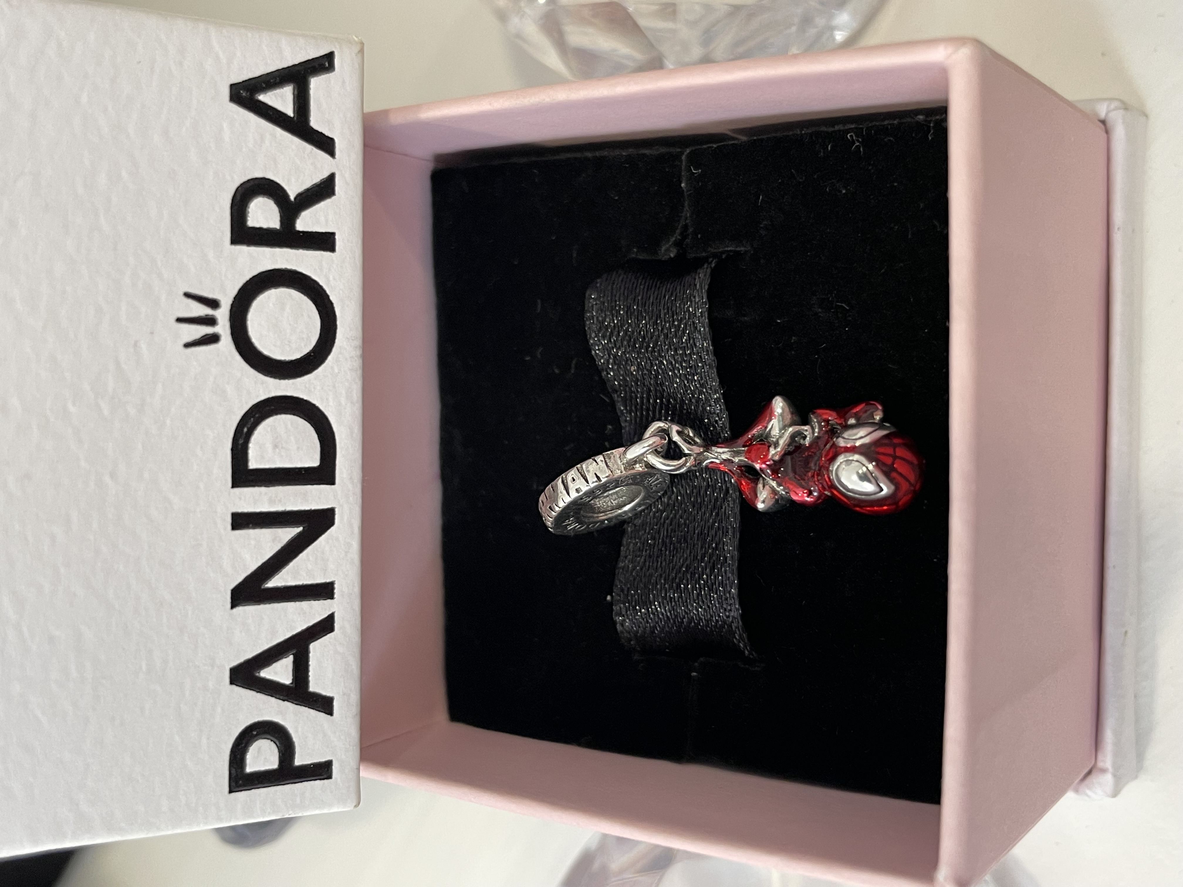 CHARM SPIDERMAN COLGANTE ROJO