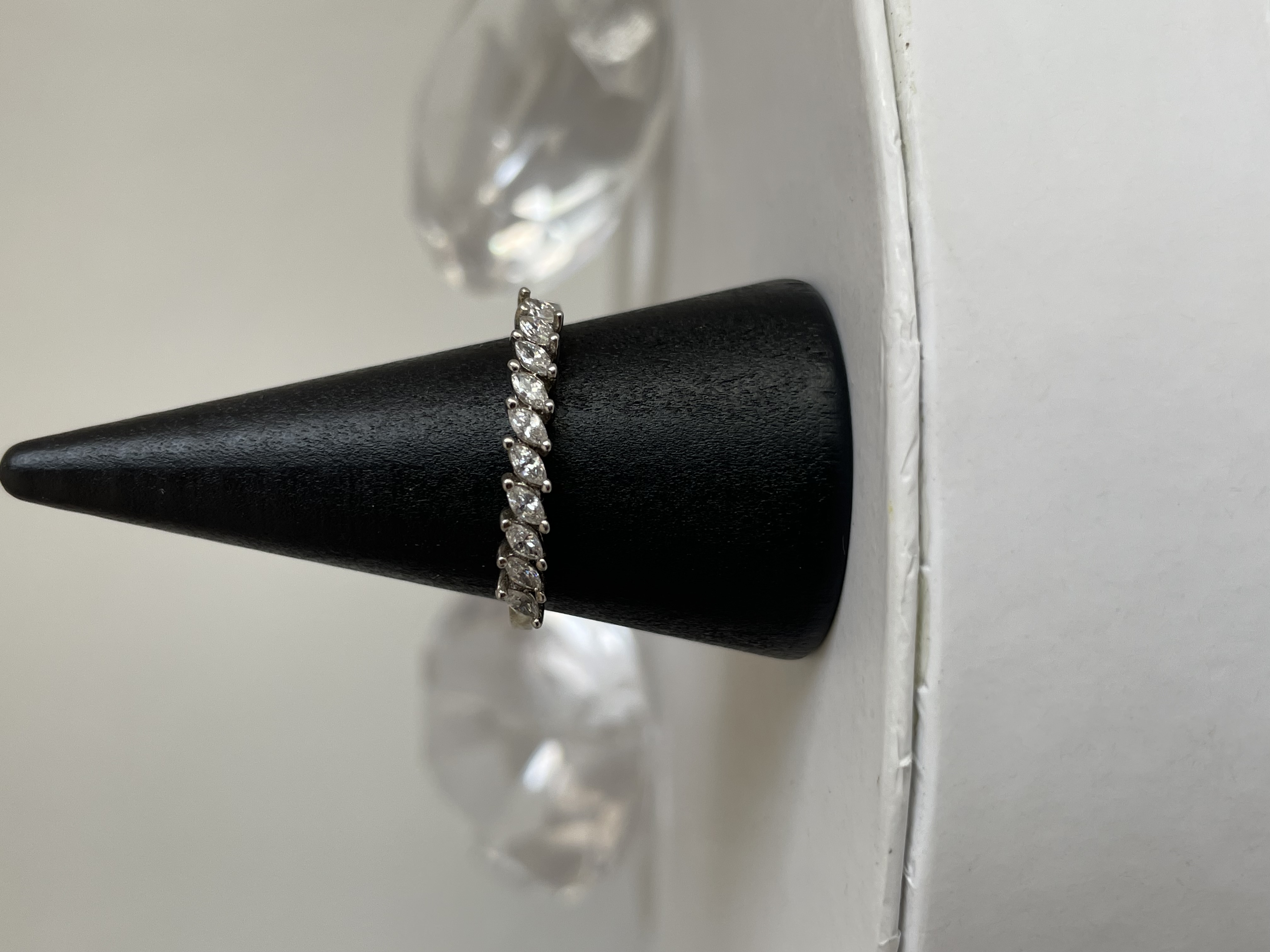 ANILLO PIEDRAS HOJA ARGOLLA