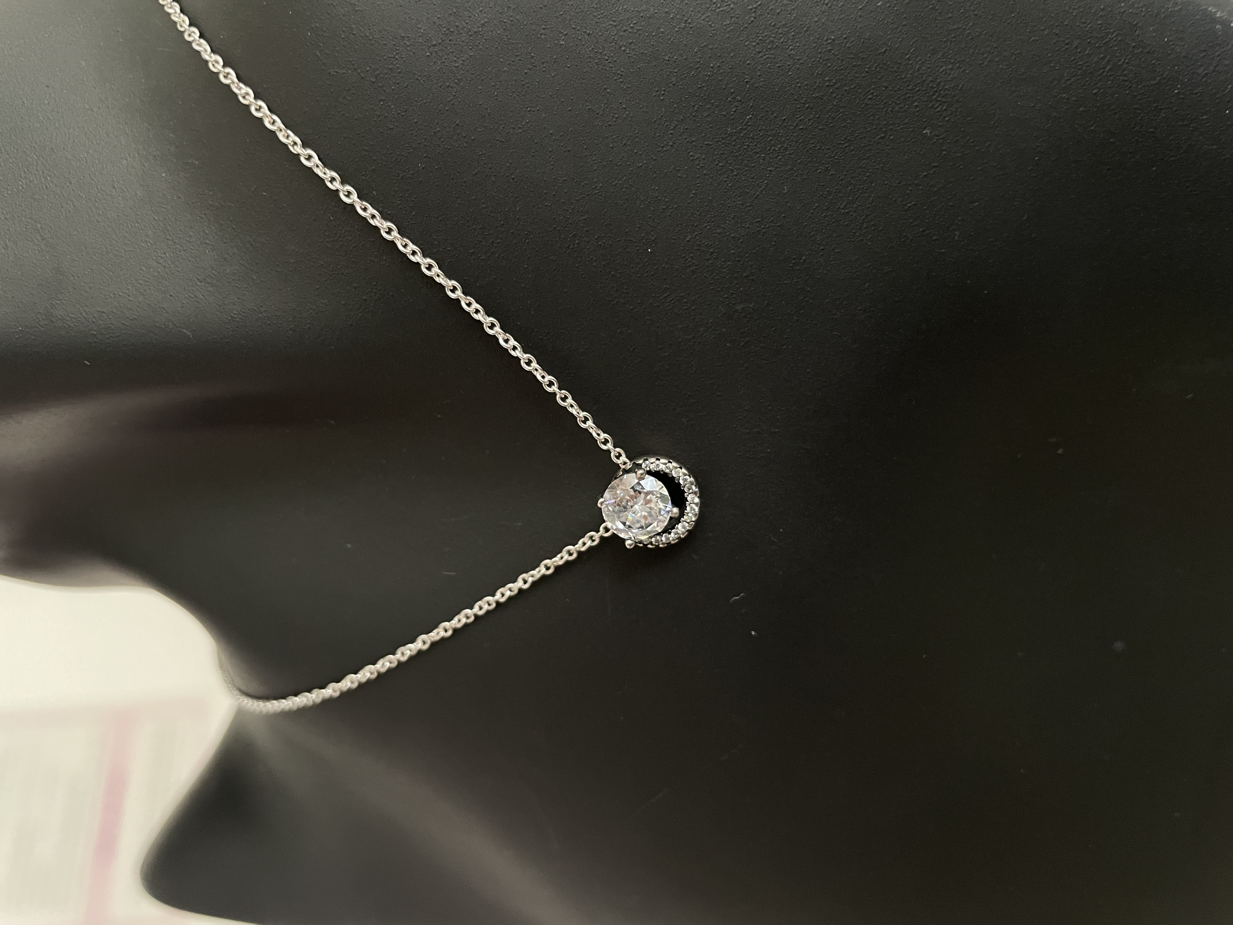 COLLAR ZIRCONIA CON HALO REDONDO