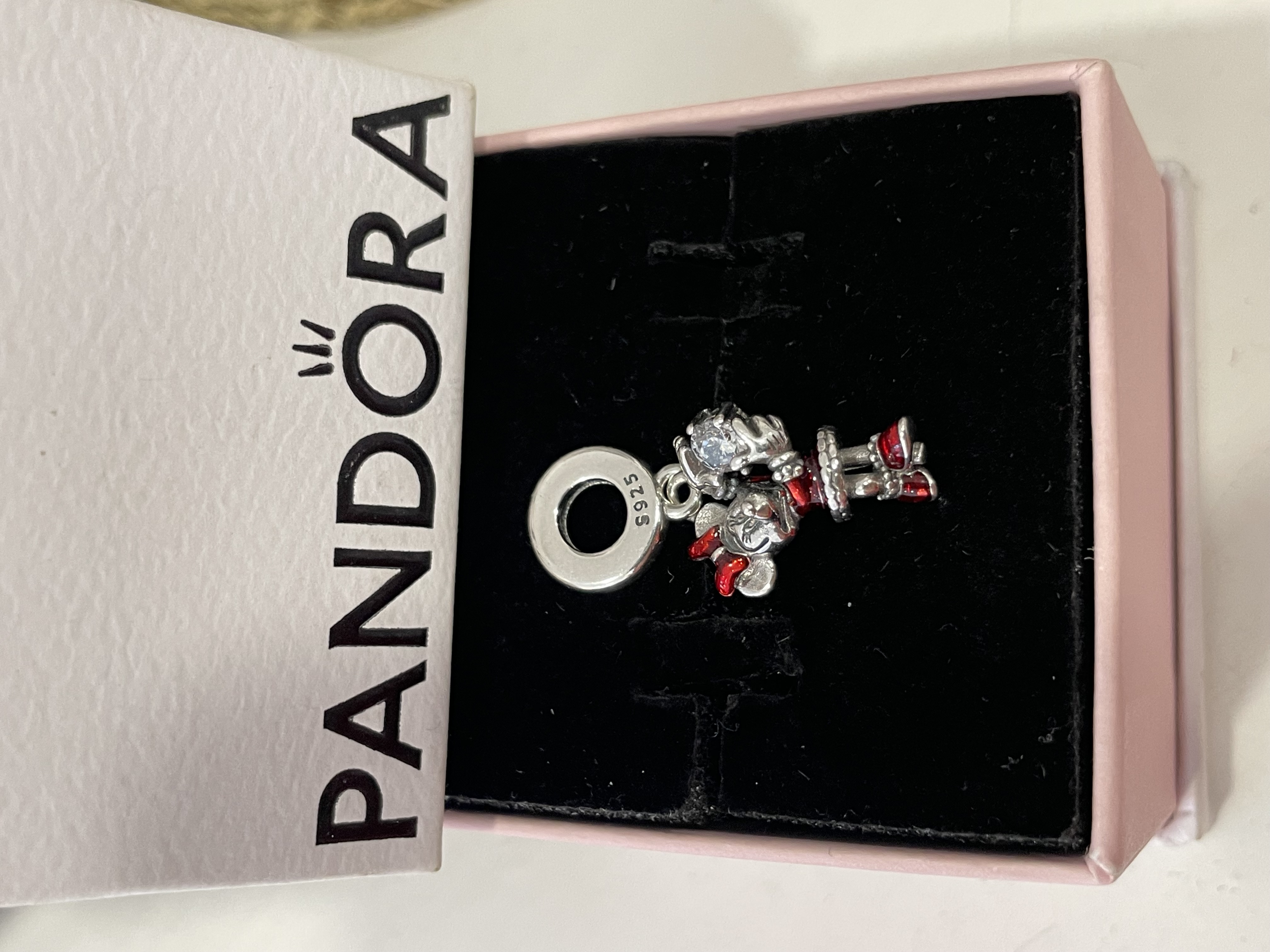 DISNEY MINNIE PERSONAJE CON ZIRCONIA