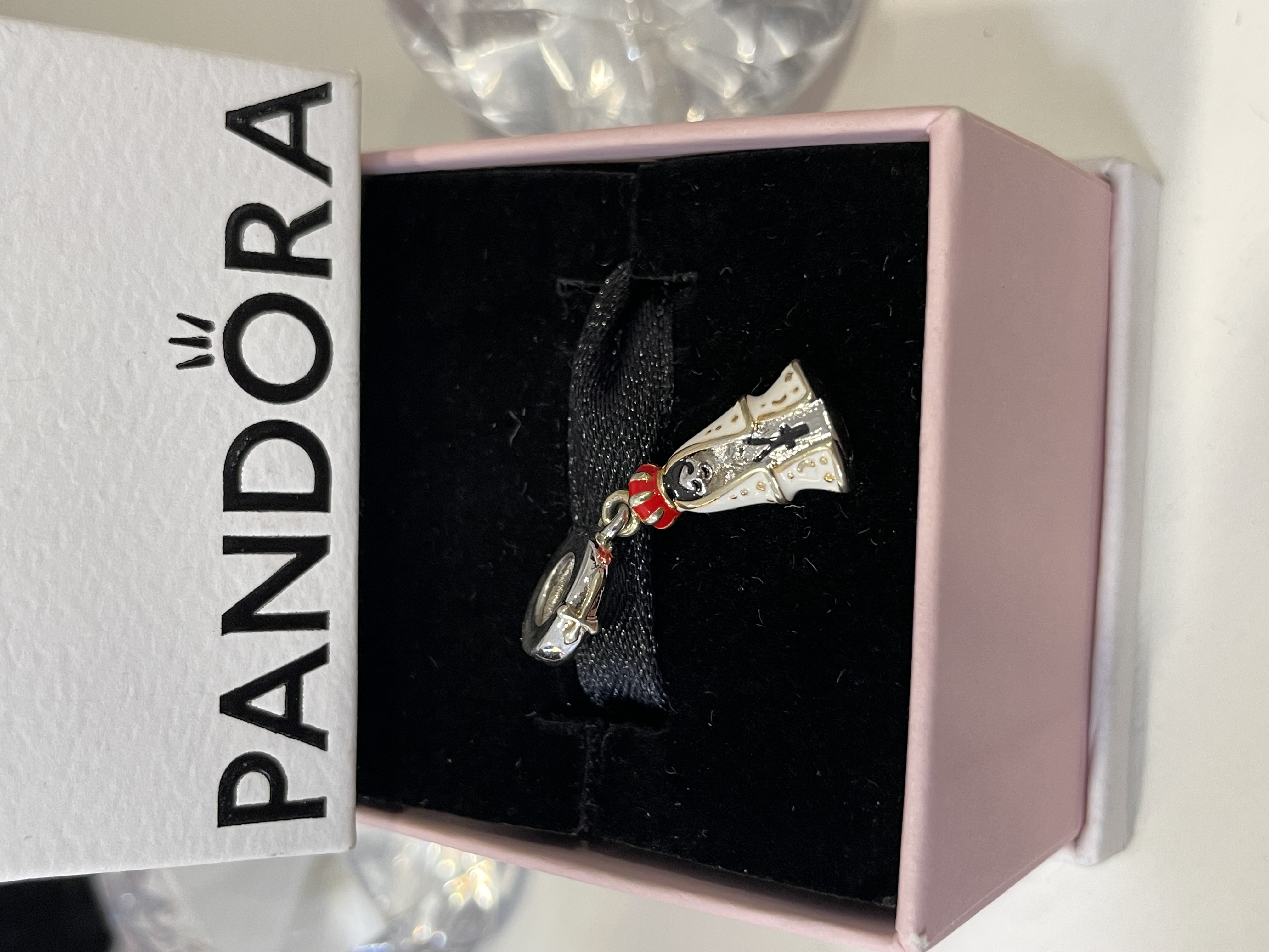 CHARM VIRGEN COLGANTE