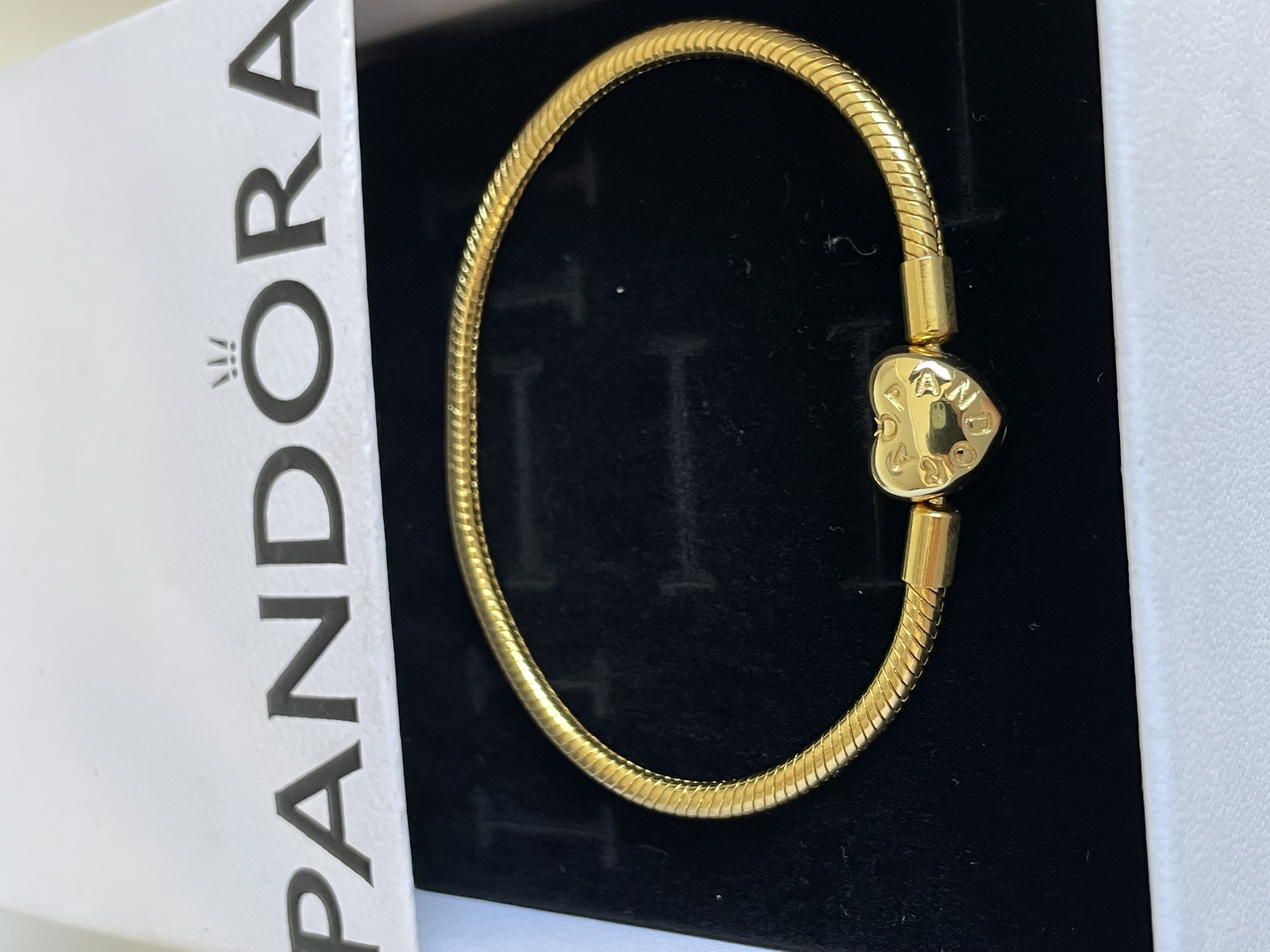 PULSERA DORADA CORAZÓN LISO 