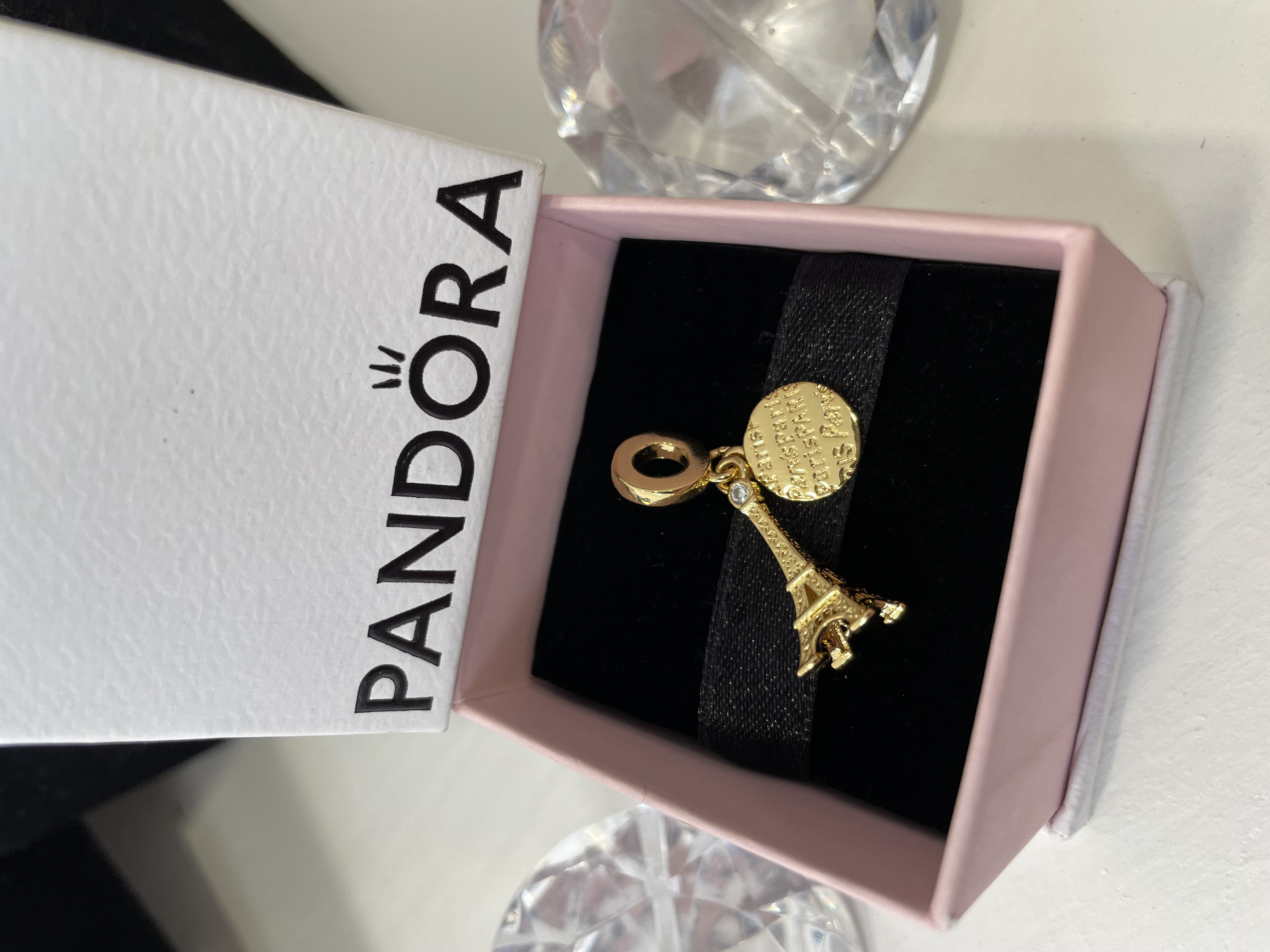 CHARM PARIS DORADO COLGANTE