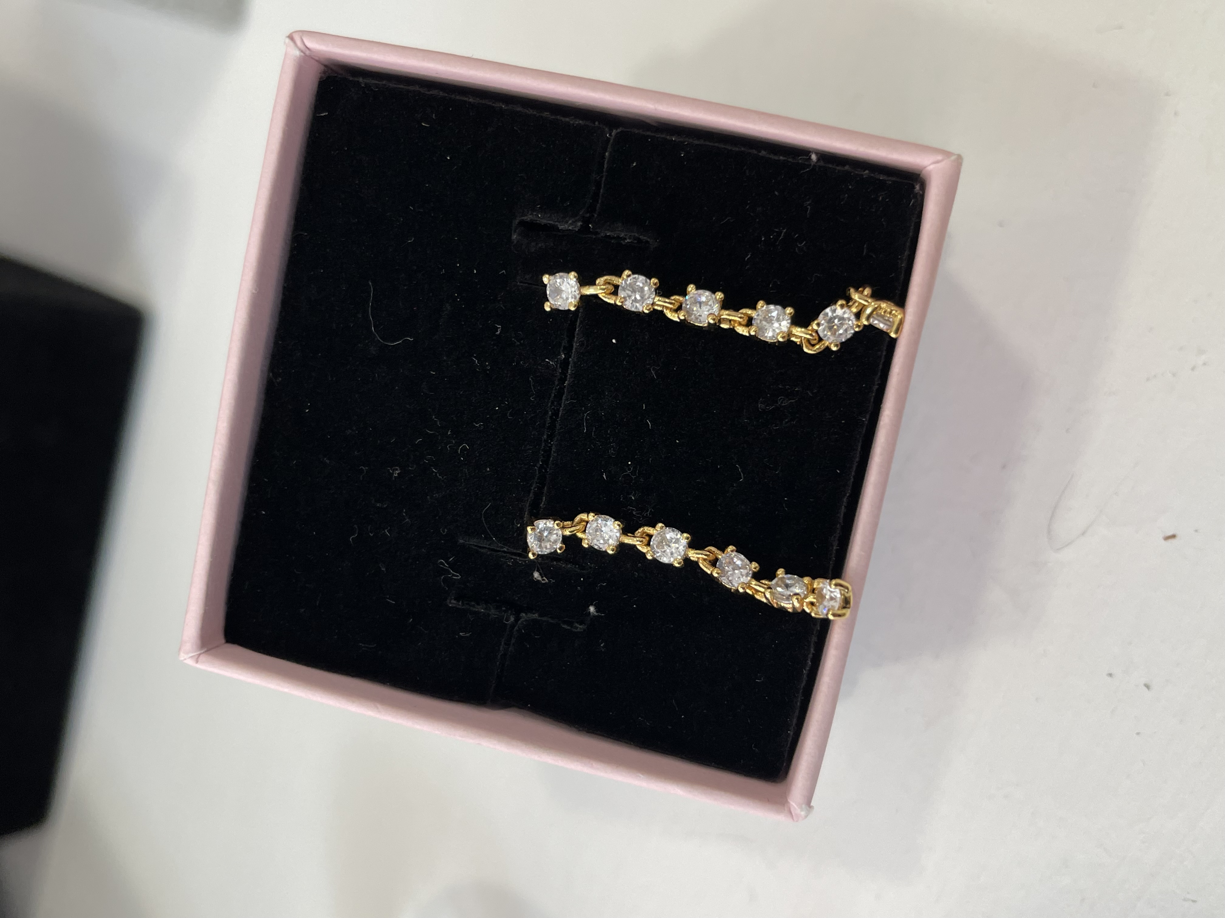 COLGANTE CON PIEDRAS DORADO