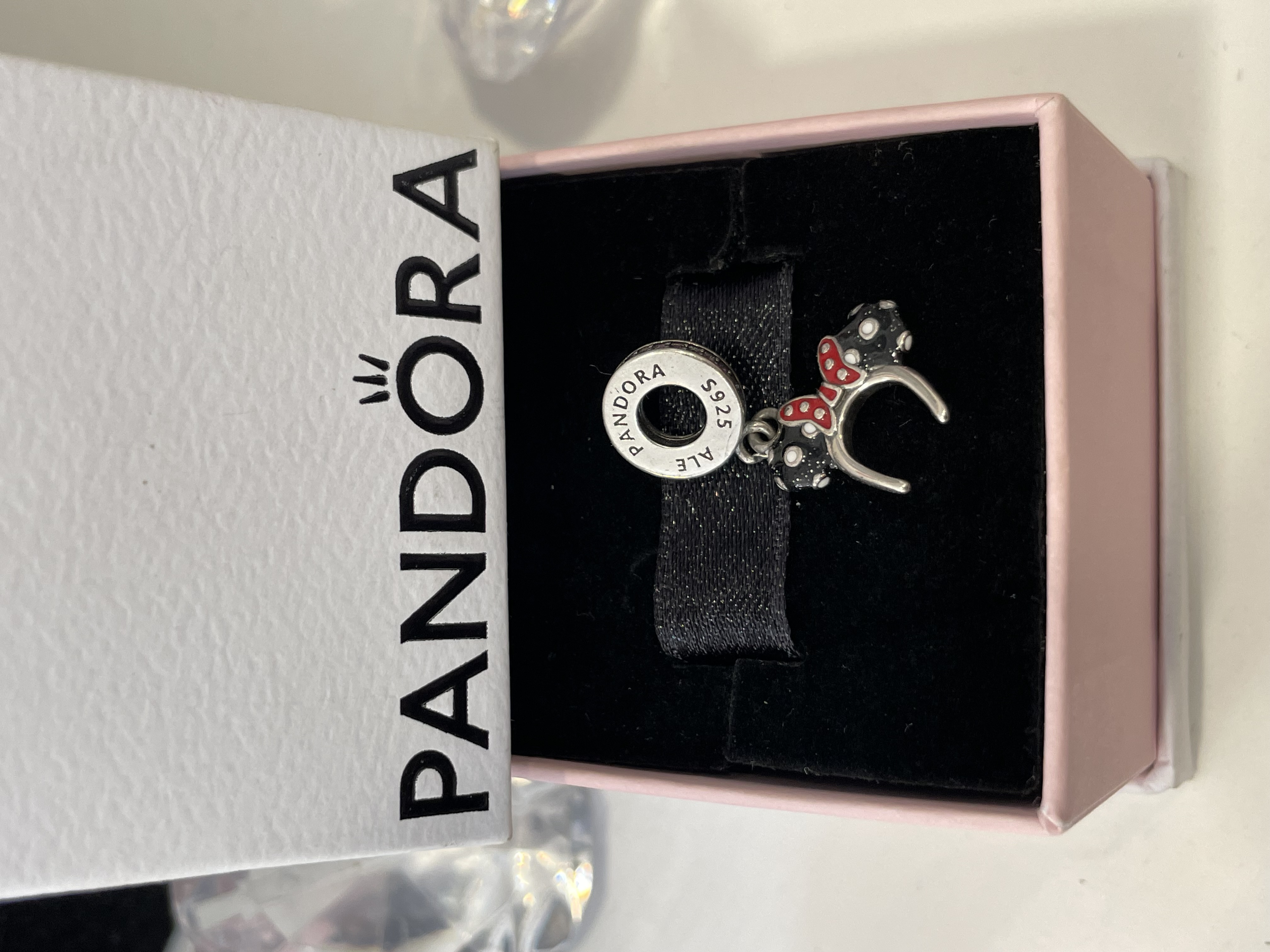 CHARM OREJITAS MINNIE COLGANTE
