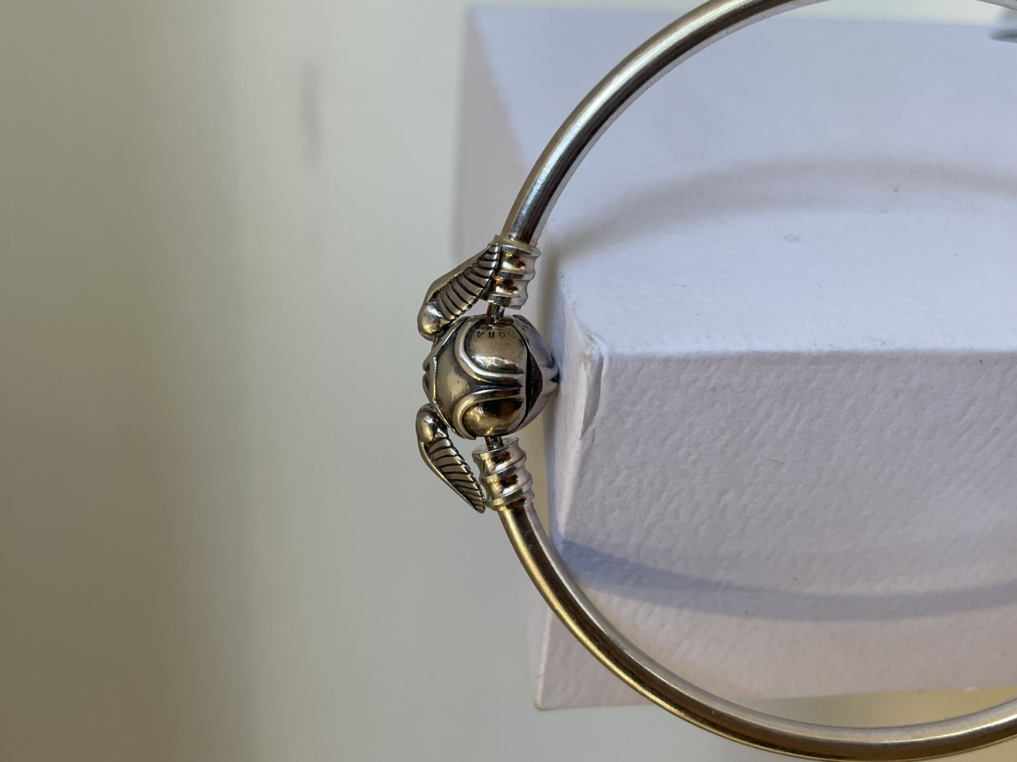 PULSERA SNITCH PLATA RÍGIDA