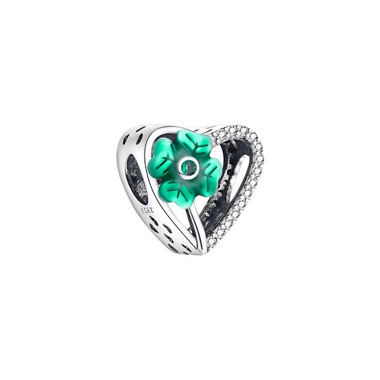 CHARM CORAZÓN CON TREBOL