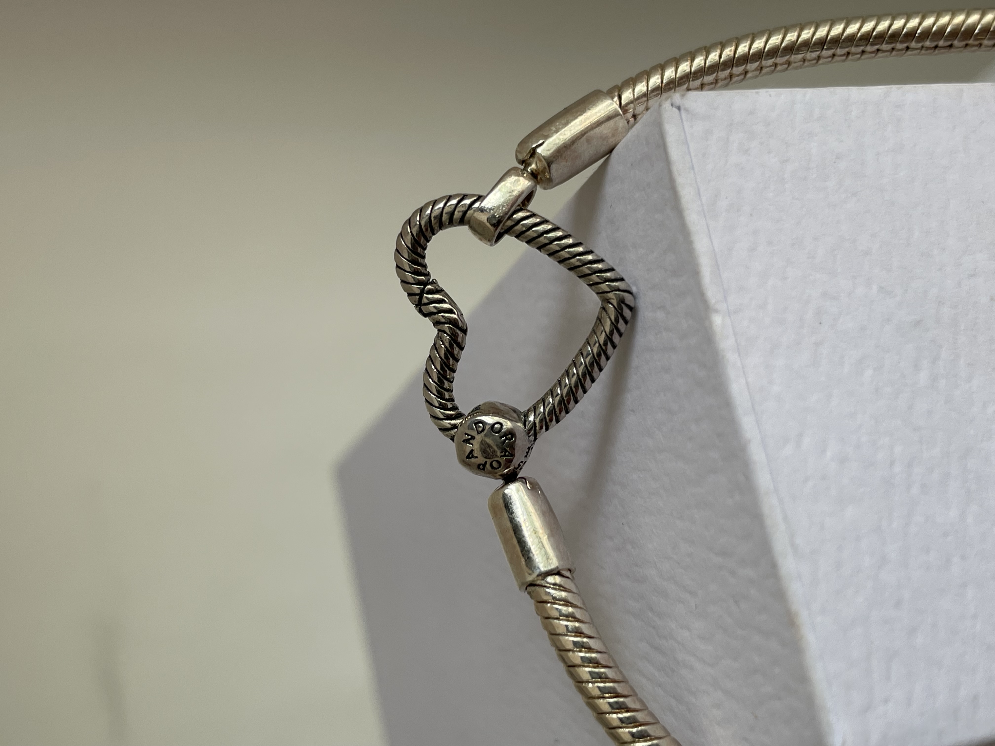 PULSERA SILUETA CORAZÓN 