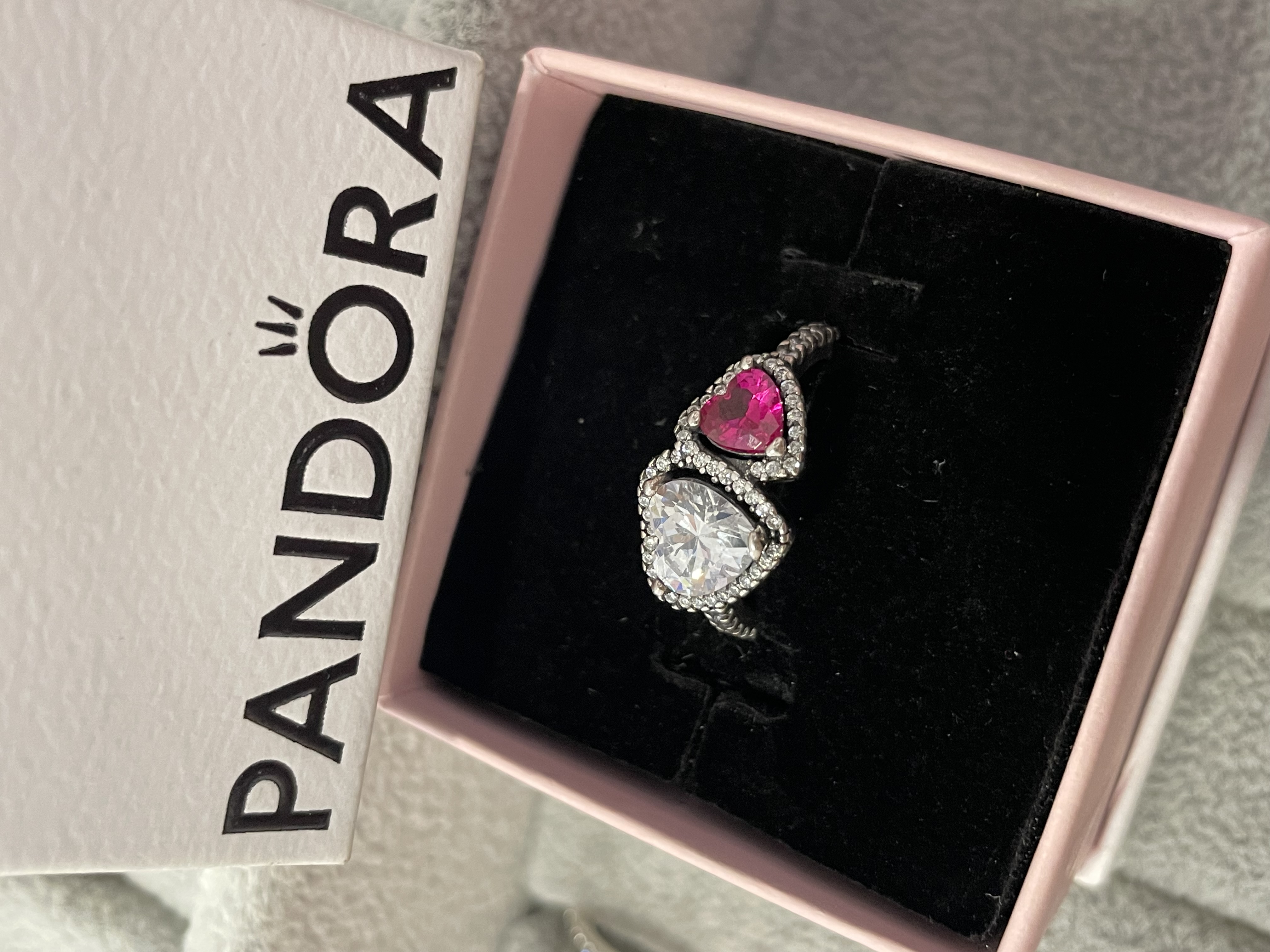 ANILLO DOBLE CORAZON MAGENTA Y PLATA