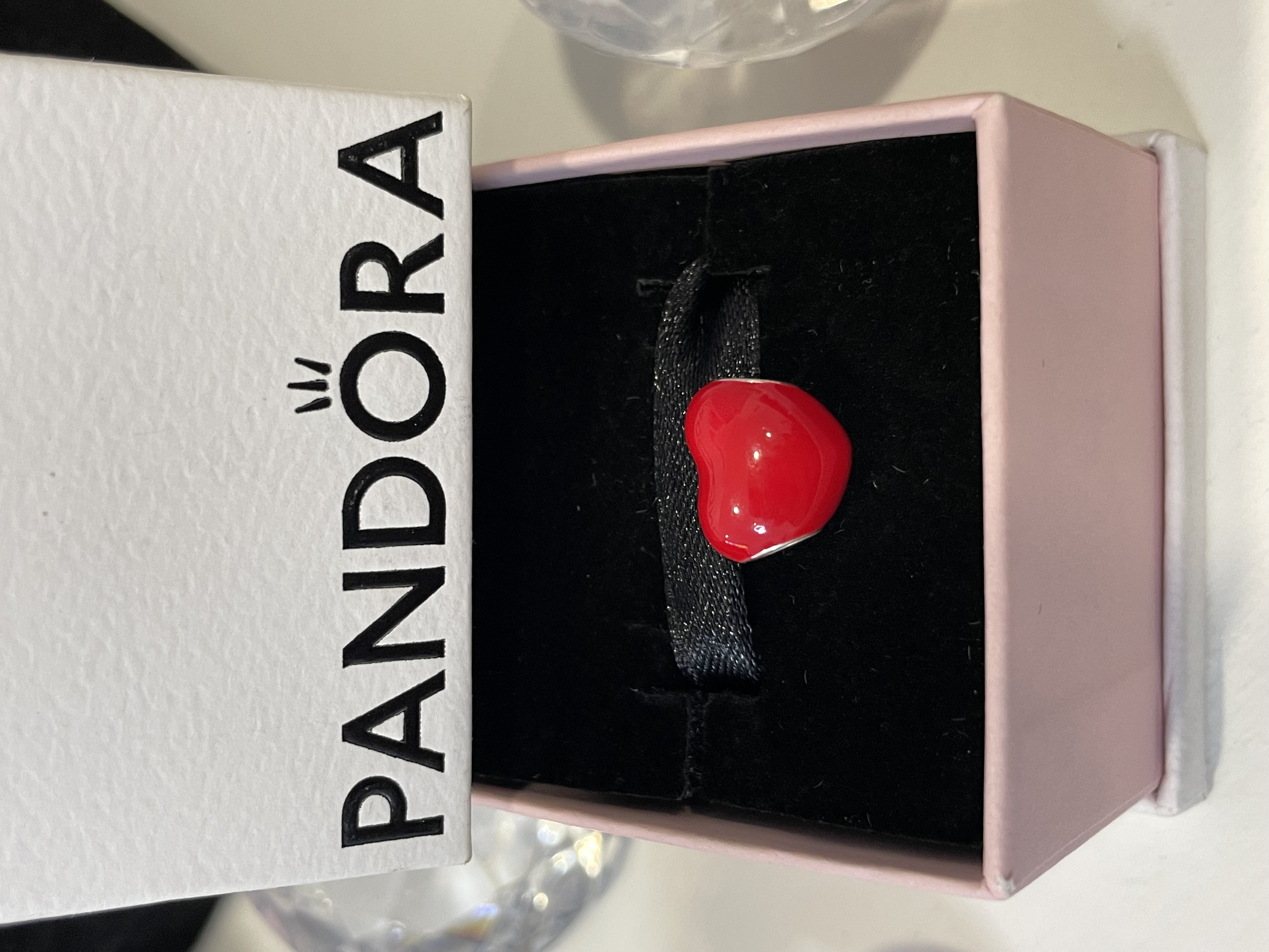 CHARM CORAZON ROJO