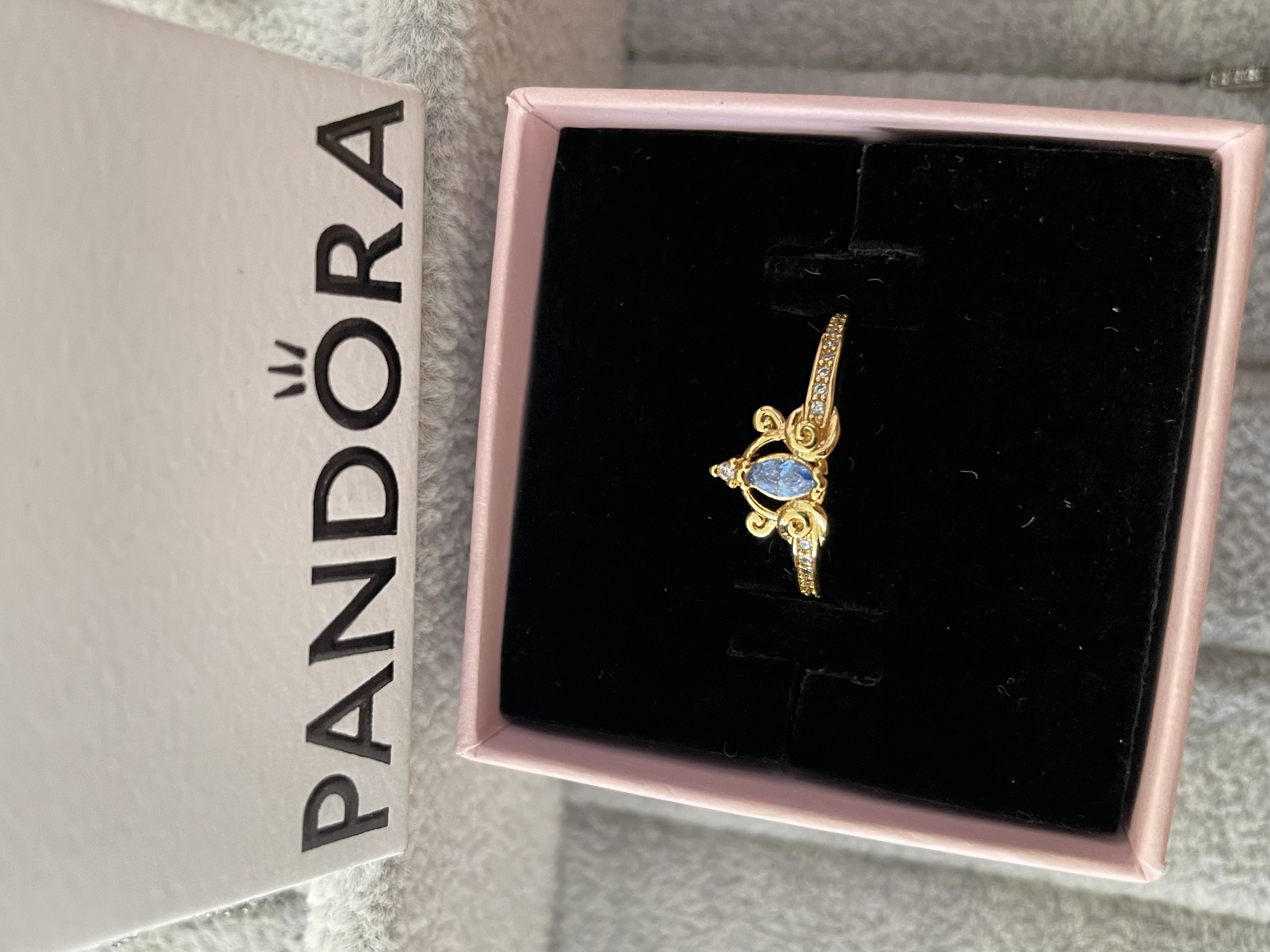 ANILLO DORADO CENICIENTA CARRUAJE