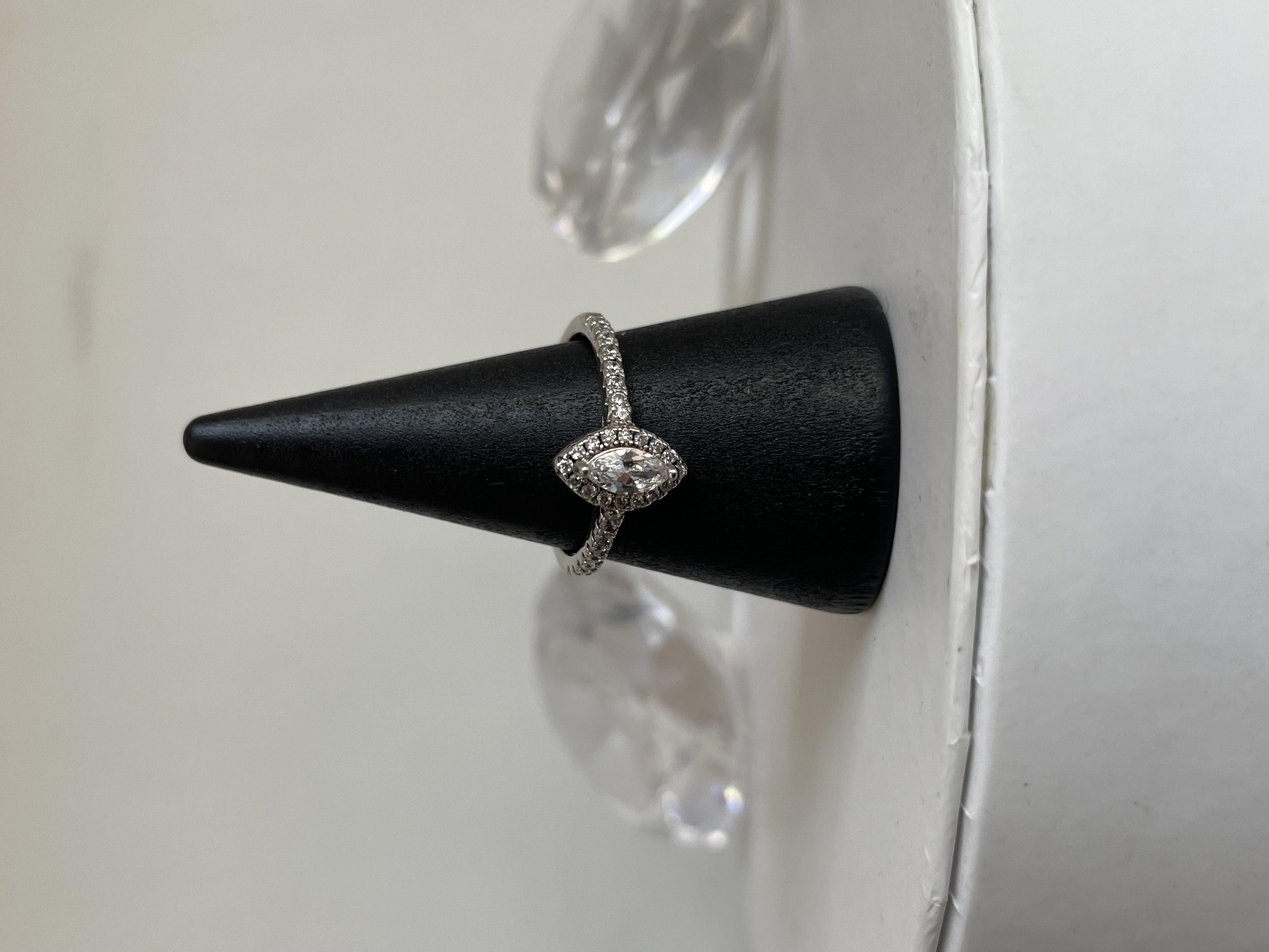 ANILLO OJO CON ZIRCONIAS