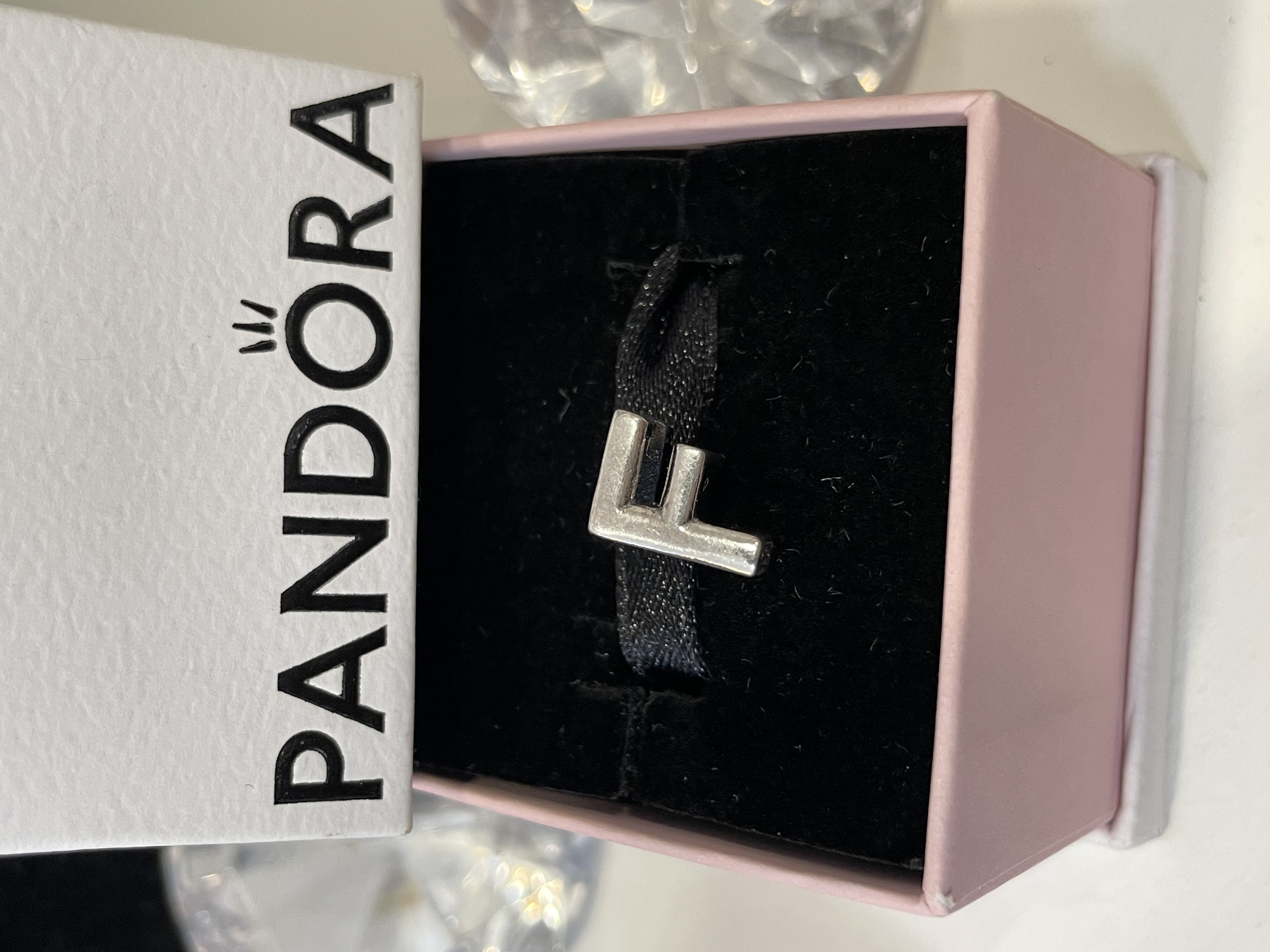 CHARM LETRA PLATA F