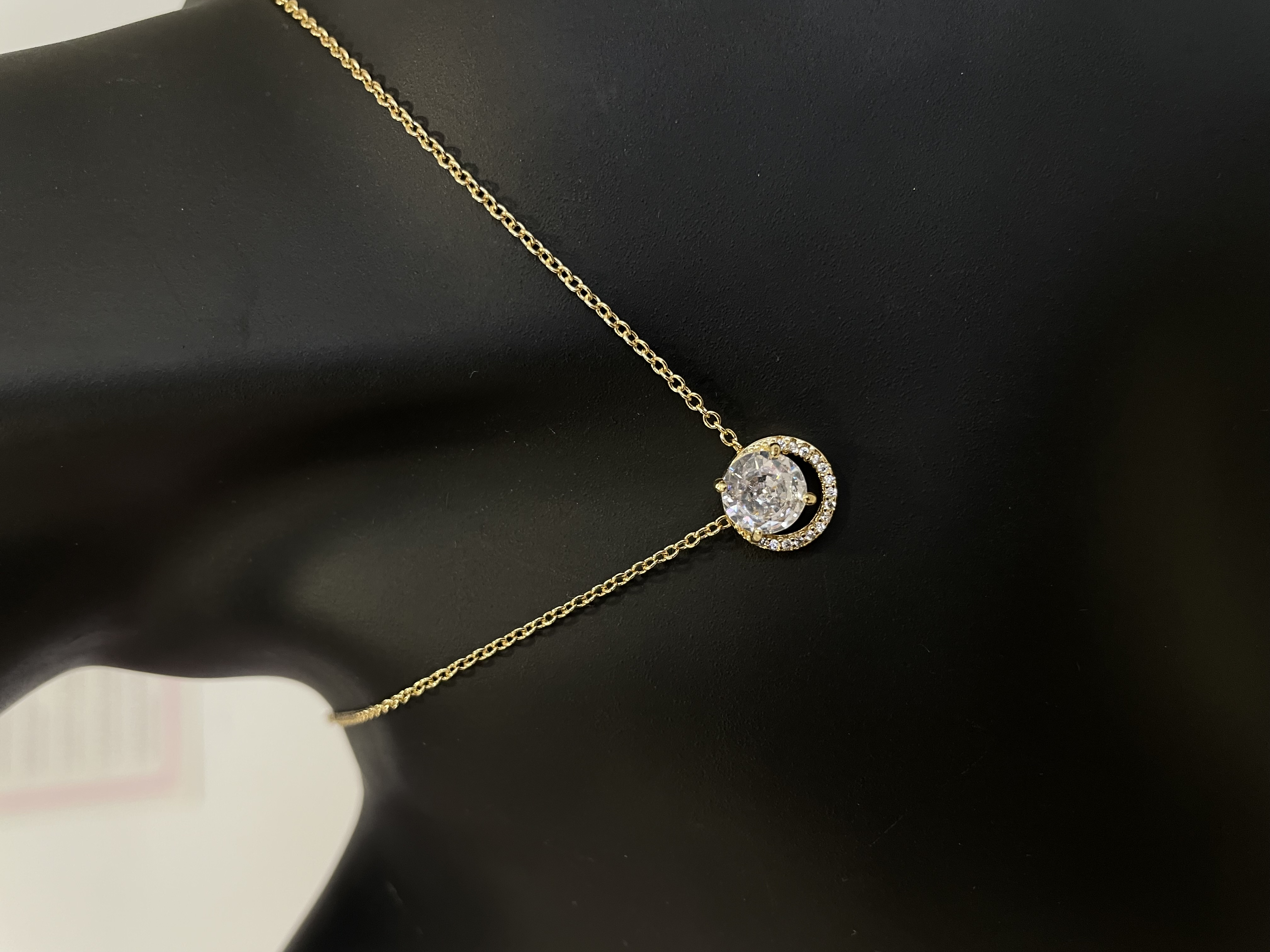 COLLAR ZIRCONIA CON HALO REDONDO