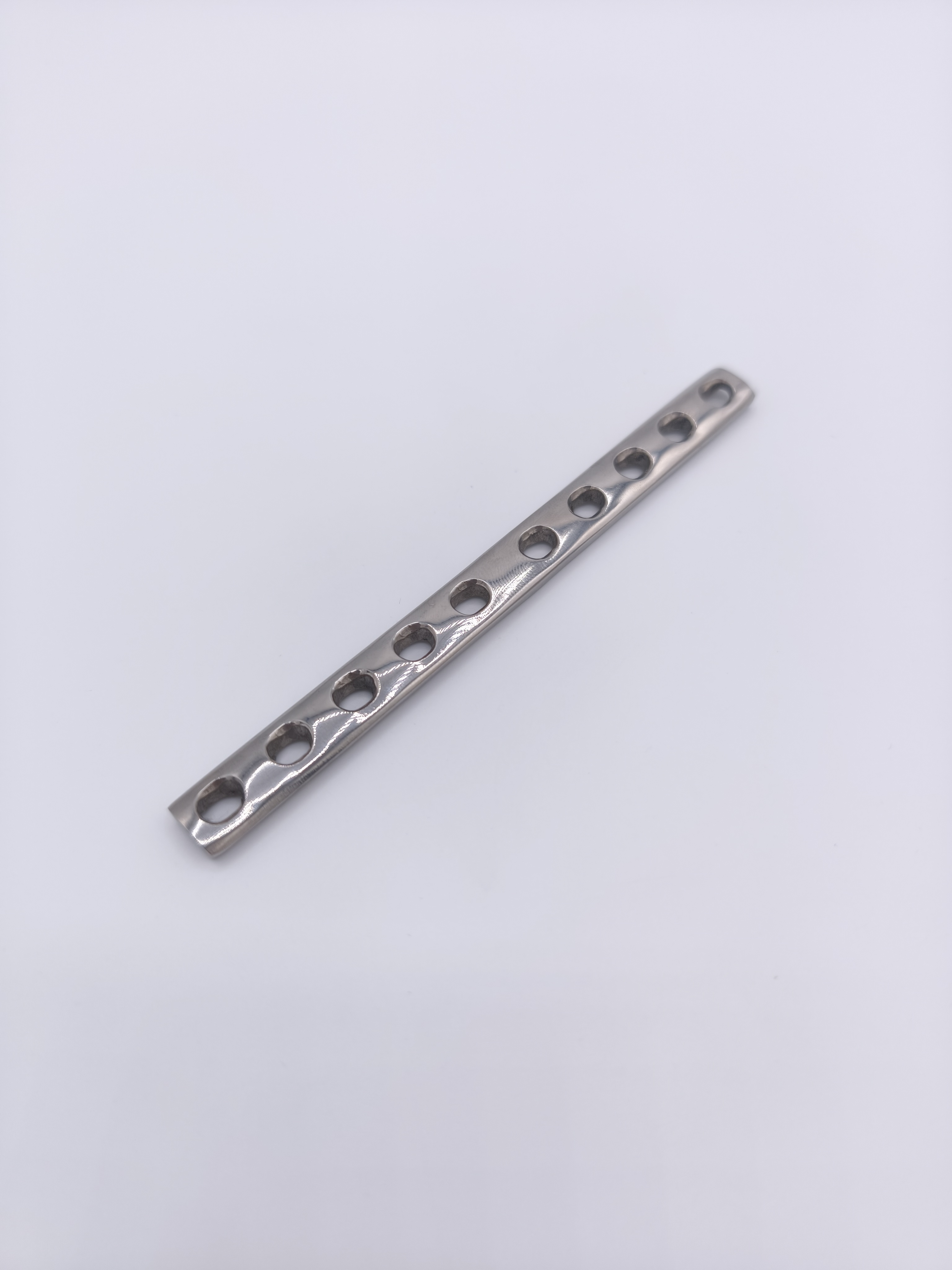 Placa D.C.P. Acero 3.5 mm
