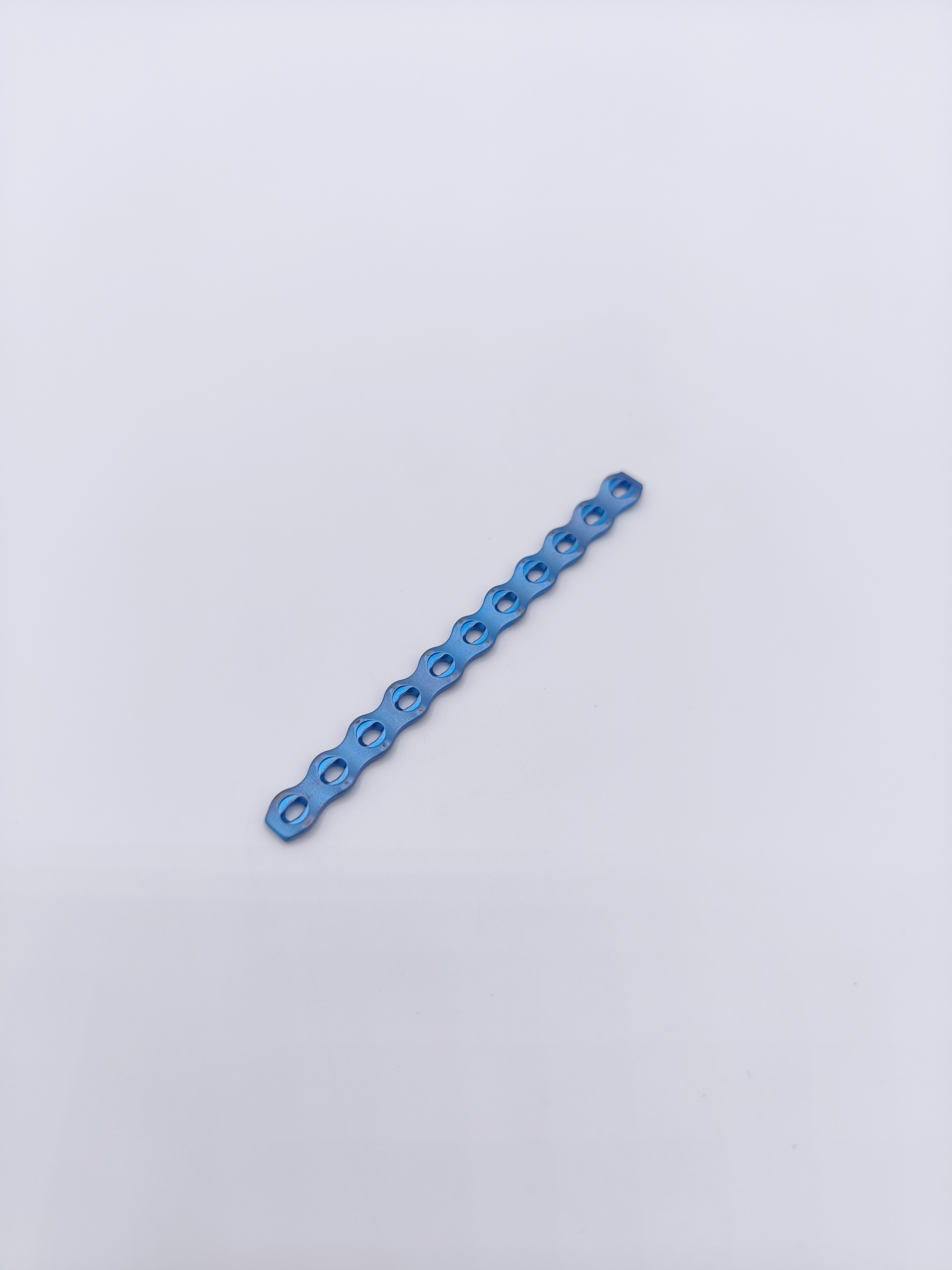 Placa PRCL Titanio 2.4mm