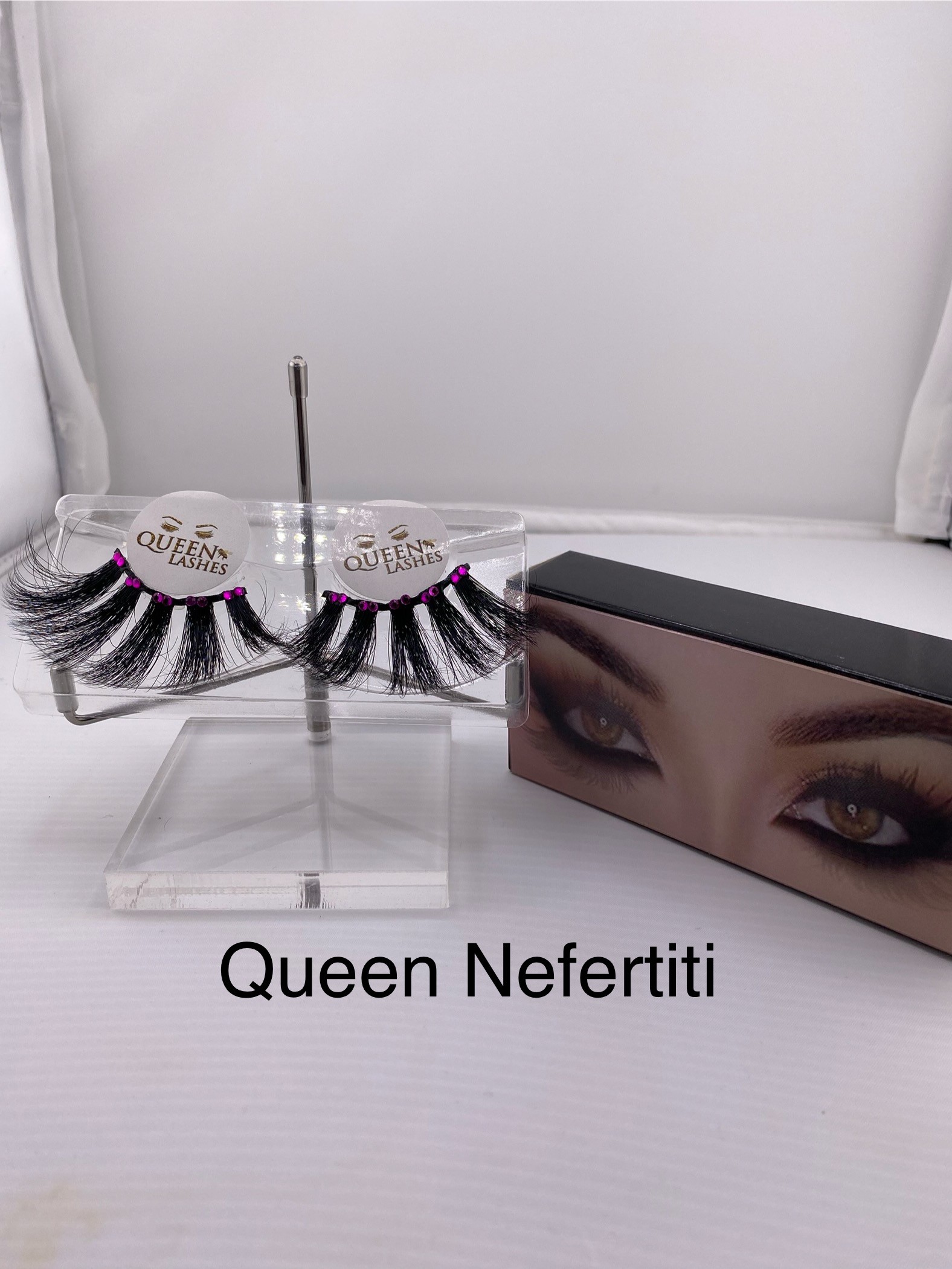 Queen Nefertiti Lashes