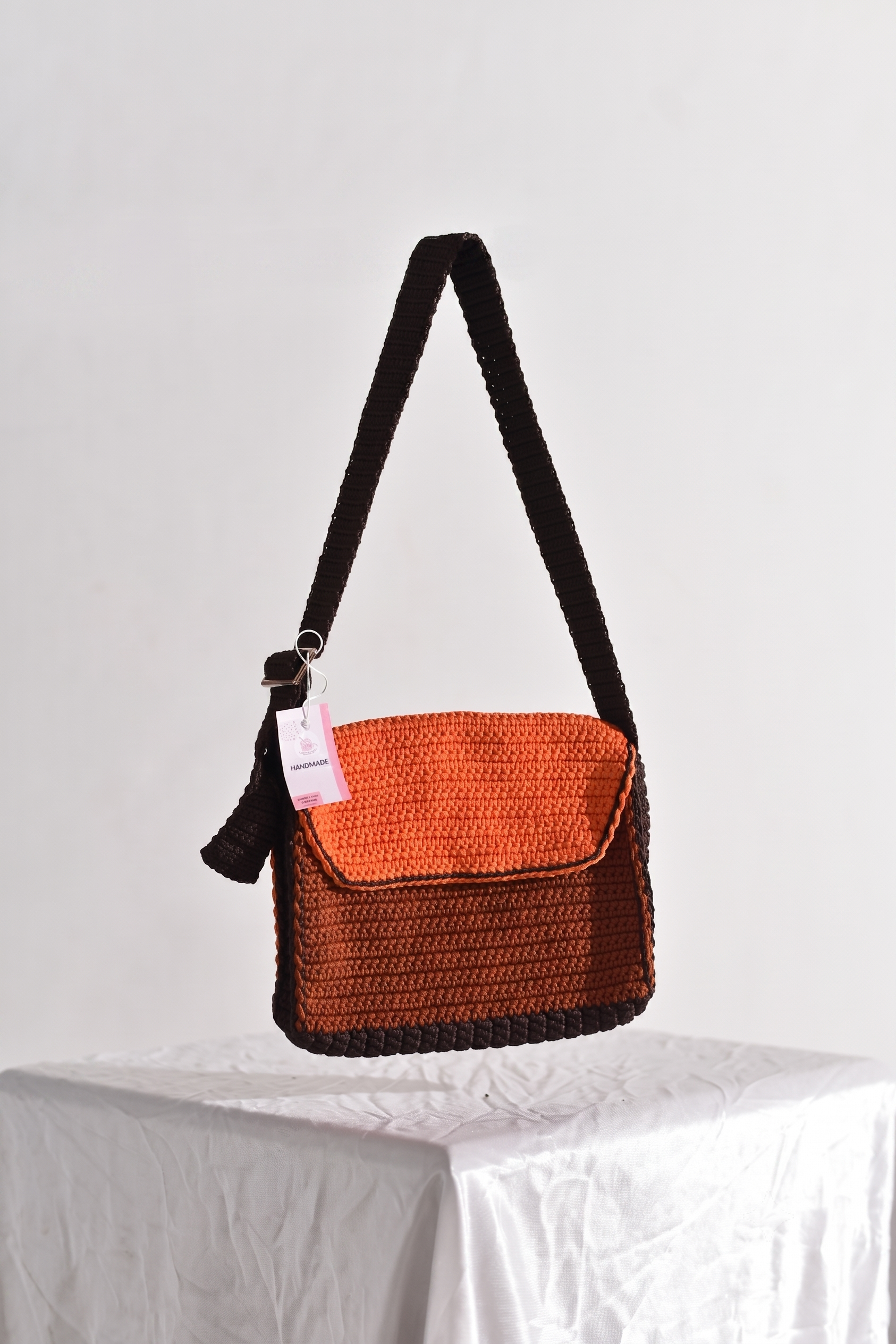 KERAJINAN TAS RAJUT ATALOEN HANDMADE