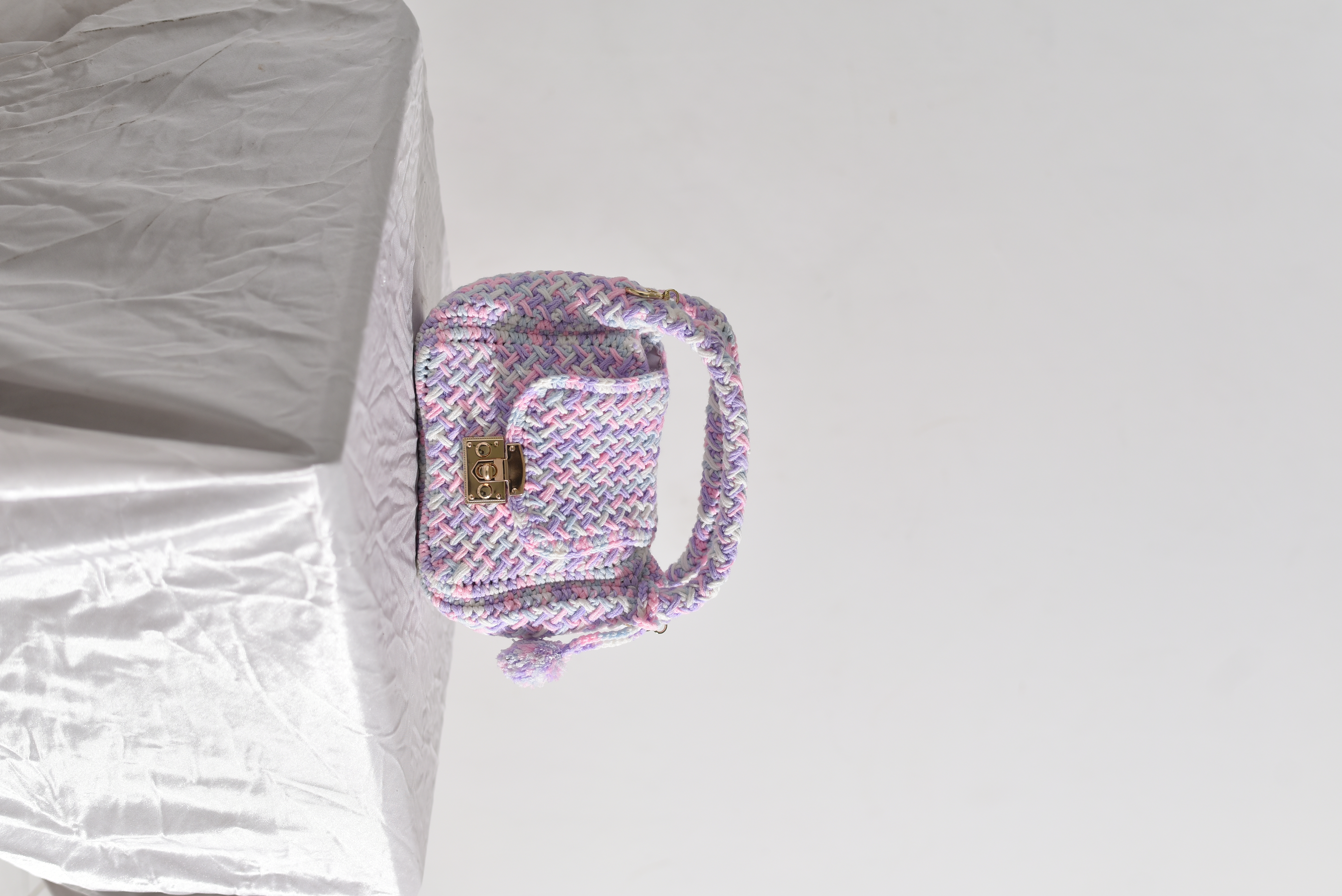 KERAJINAN TAS RAJUT ATALOEN HANDMADE