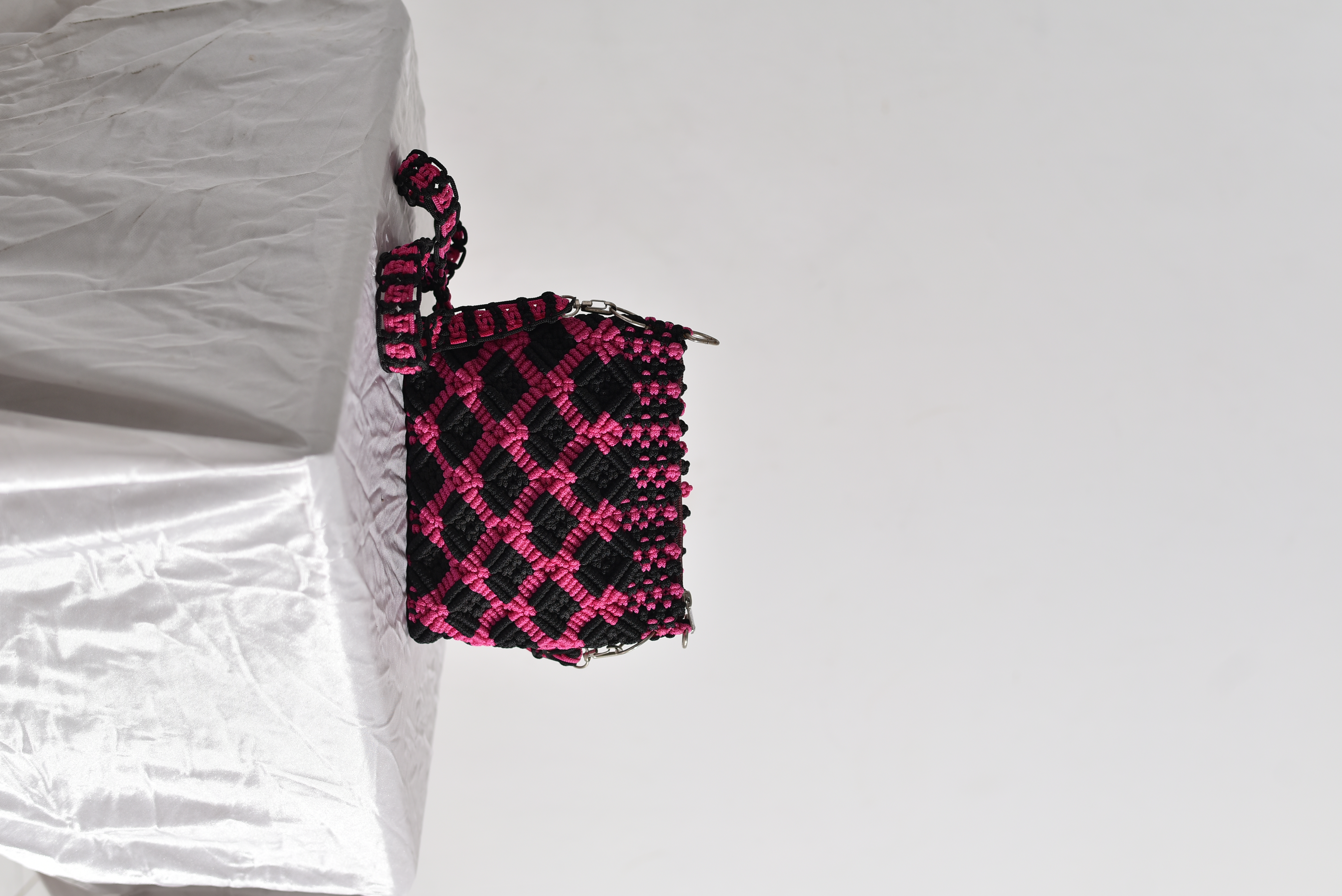KERAJINAN TAS RAJUT ATALOEN HANDMADE