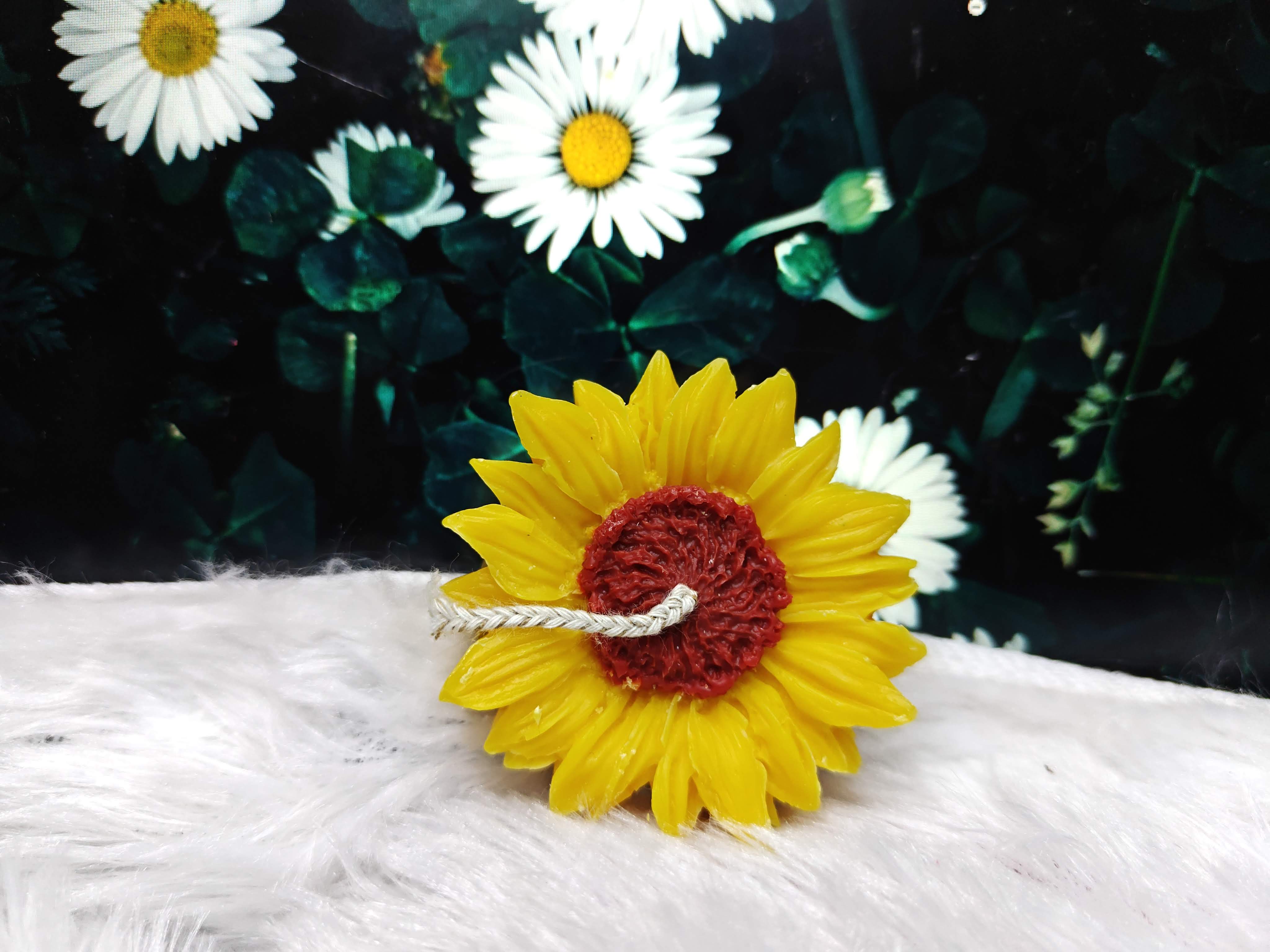 Sunflower Candle – Handcrafted Soy Wax with Floral Fragrance