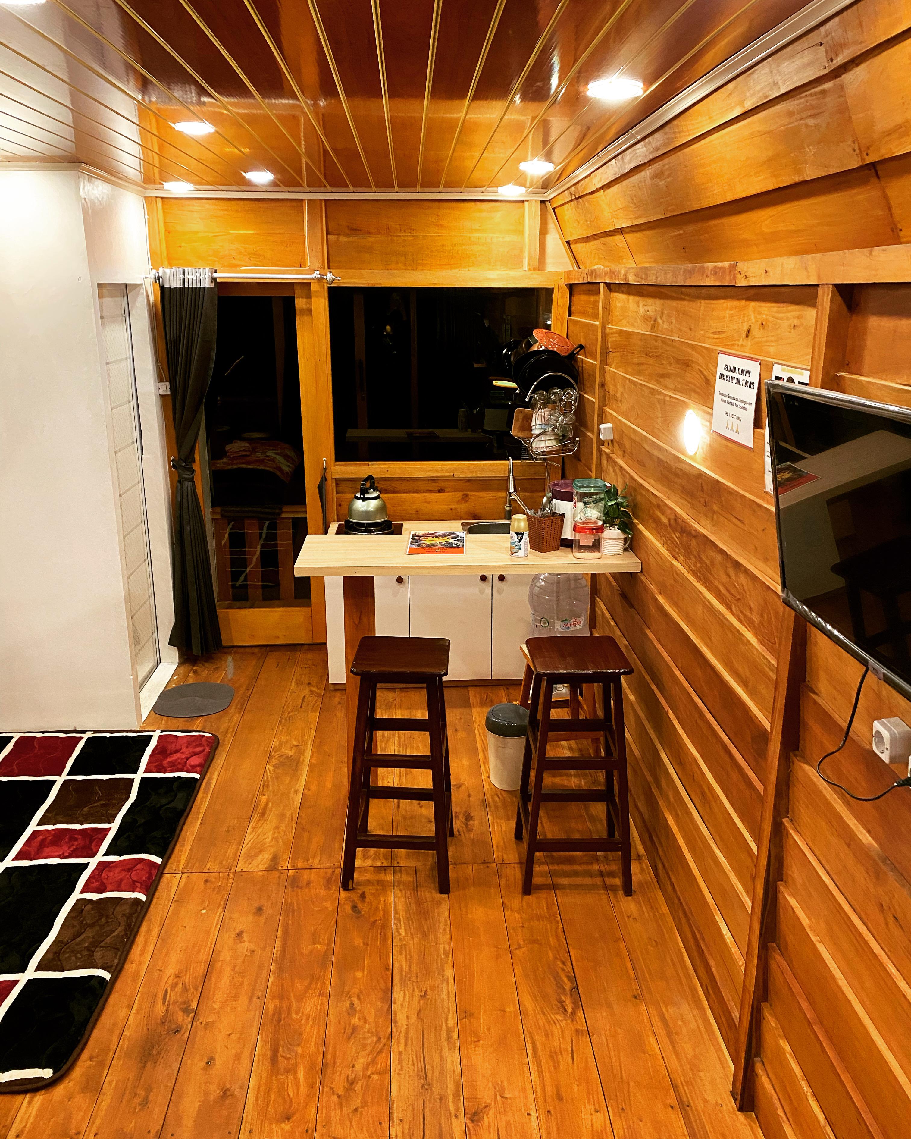 Sunflower Cabin Duluxe