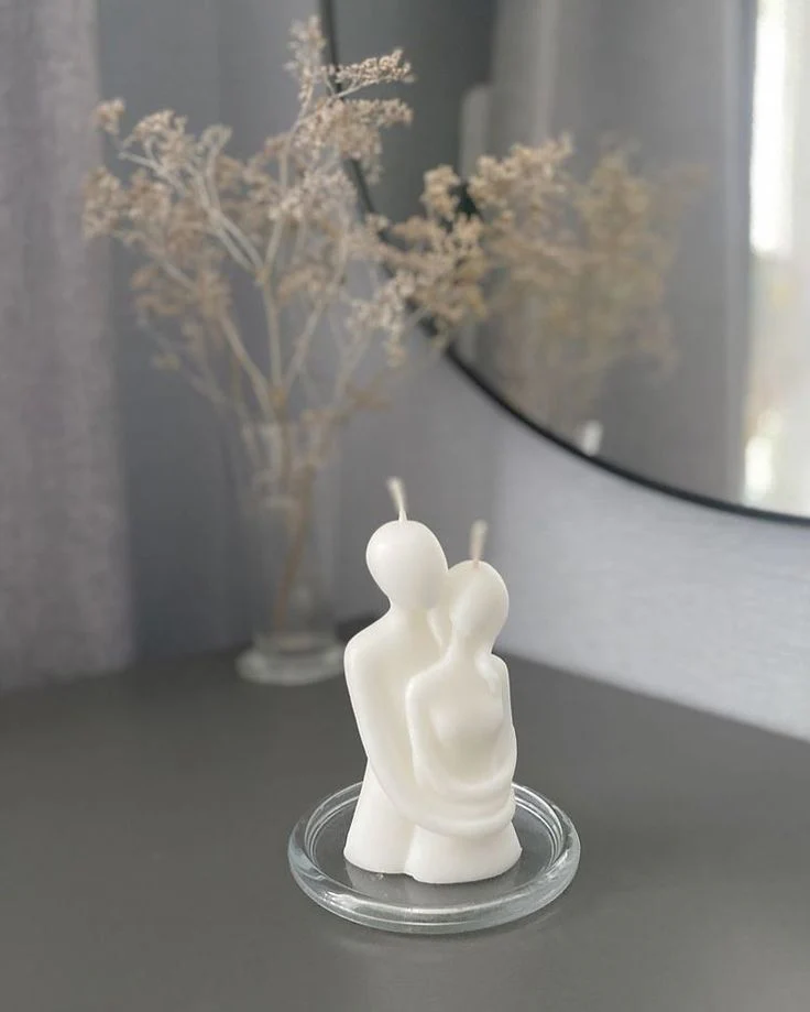 Romantic Couple Sculpture Candle