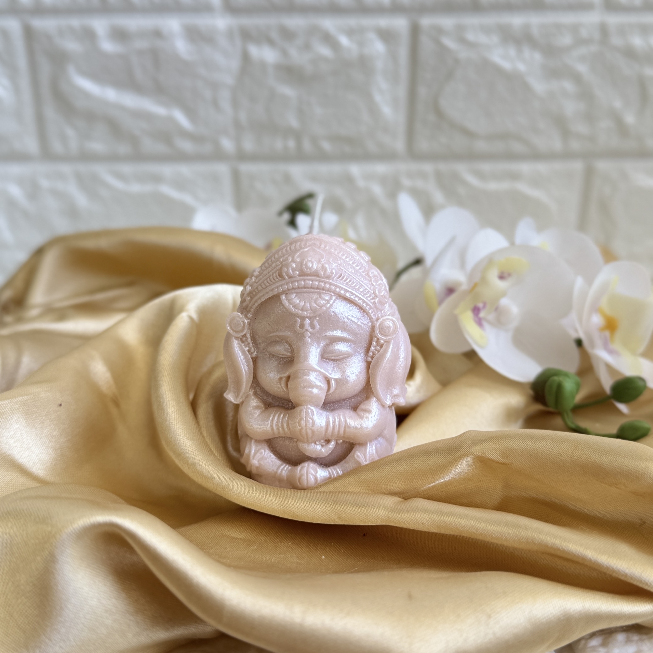 Ganesh Ji Candle – Handmade Decorative & Spiritual Candle
