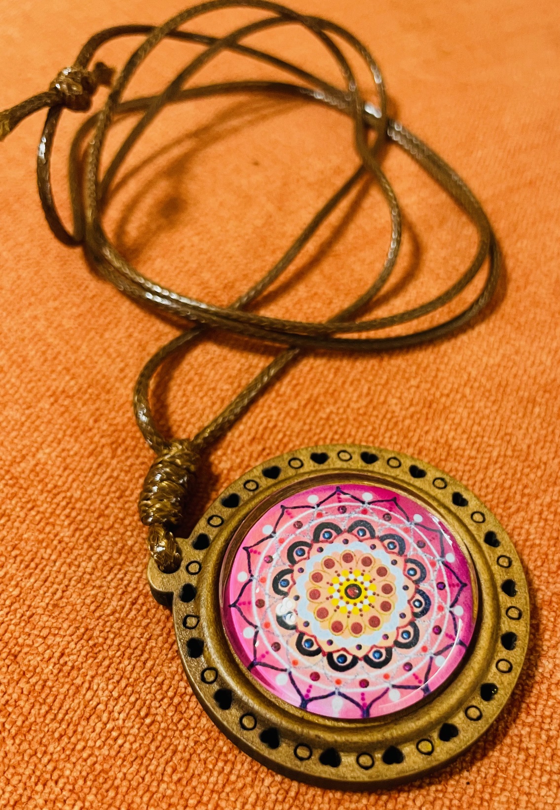 Talisman Rožnata Srčna Mandala