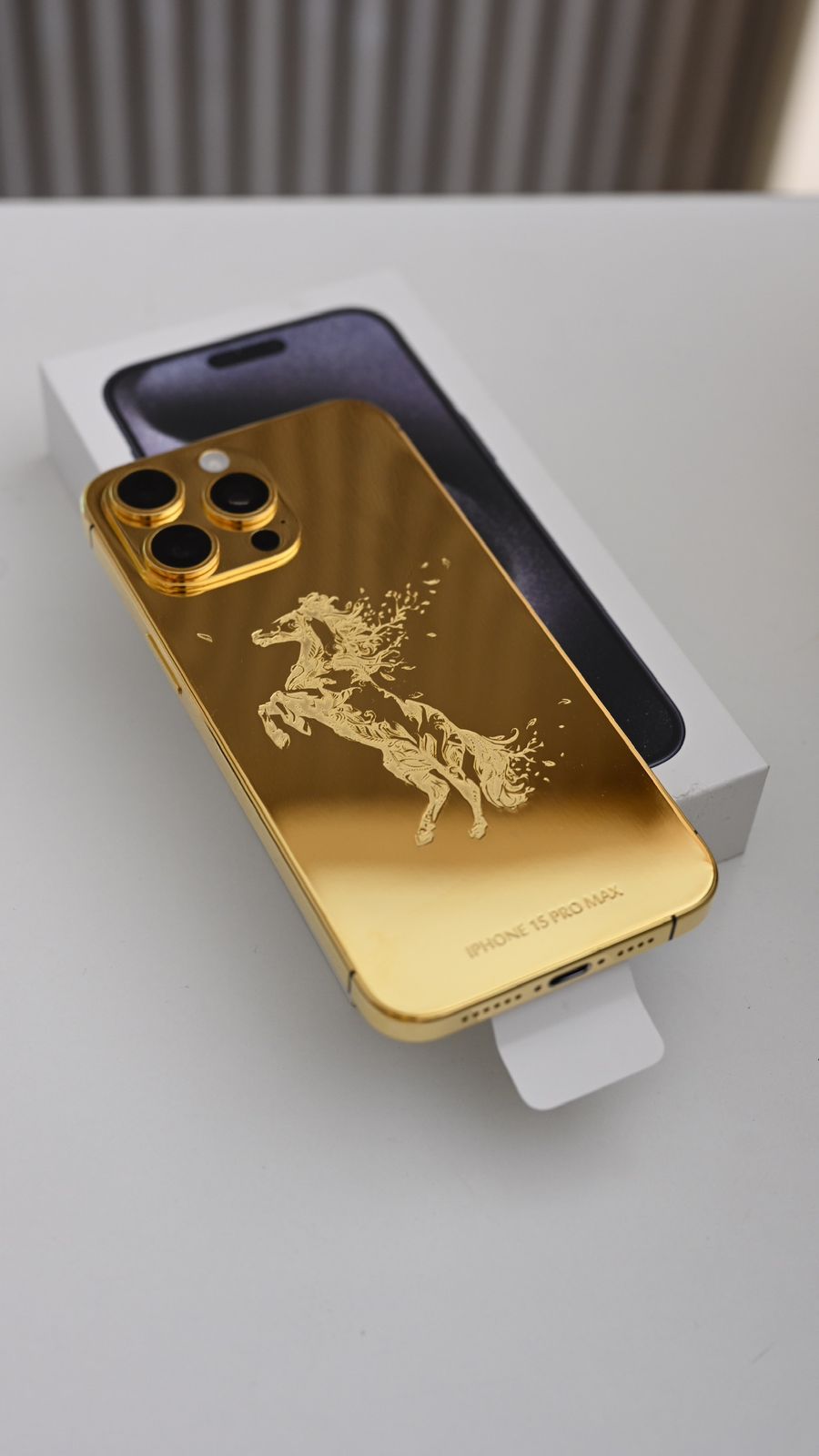 iPhone16 24KT GOLD