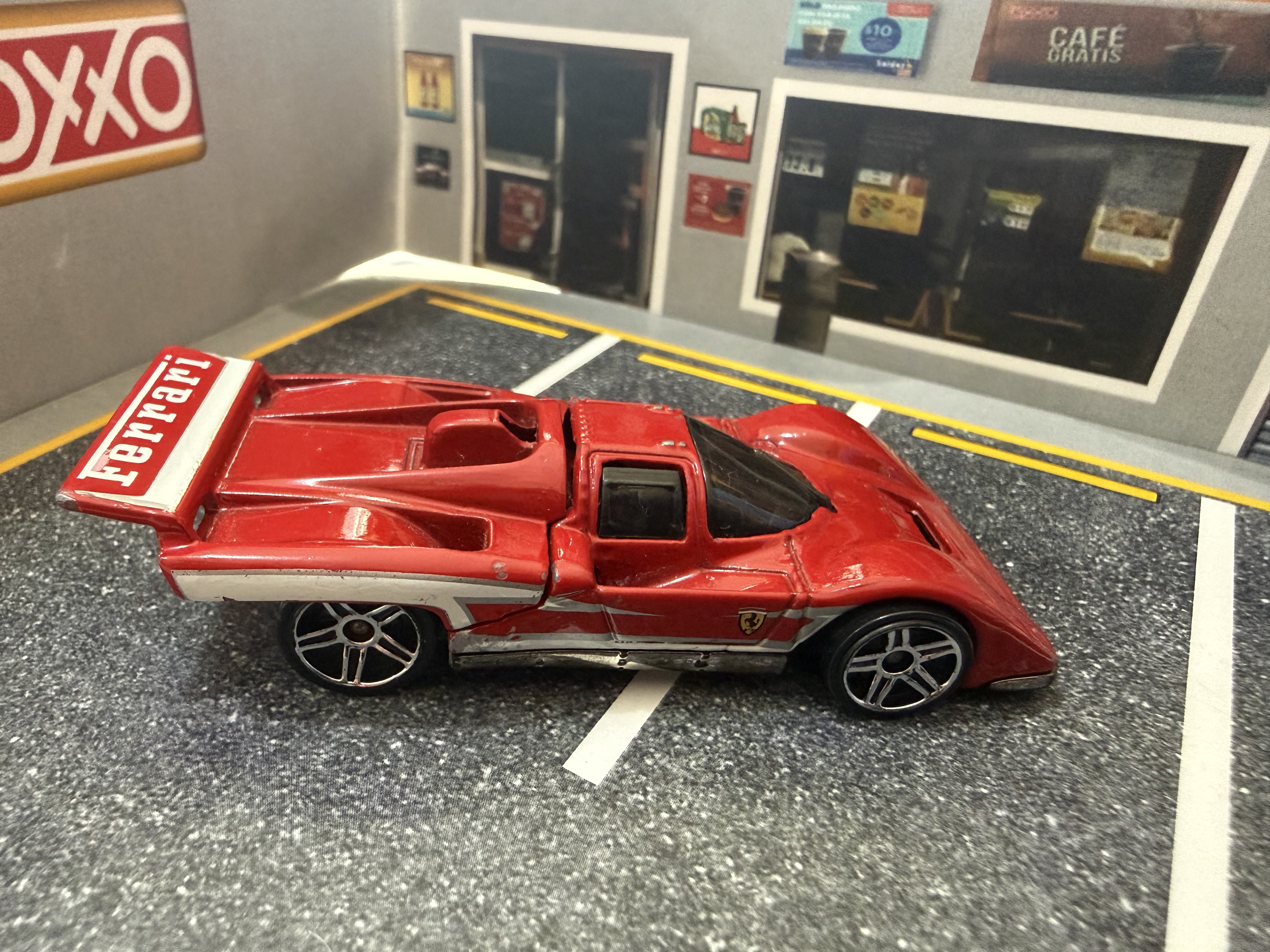 Carro Ferrari de juguete