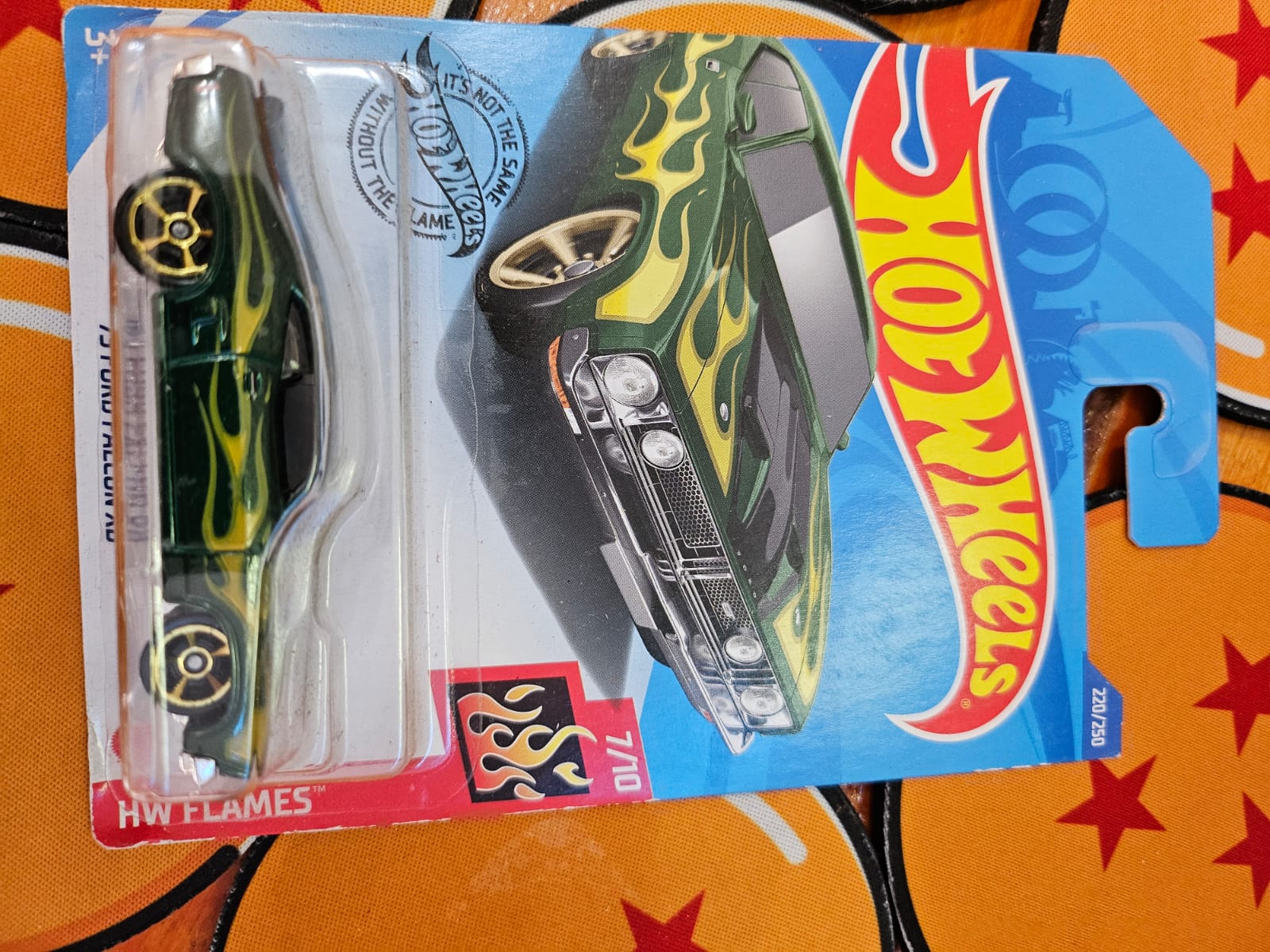 Coche Hot Wheels con llamas