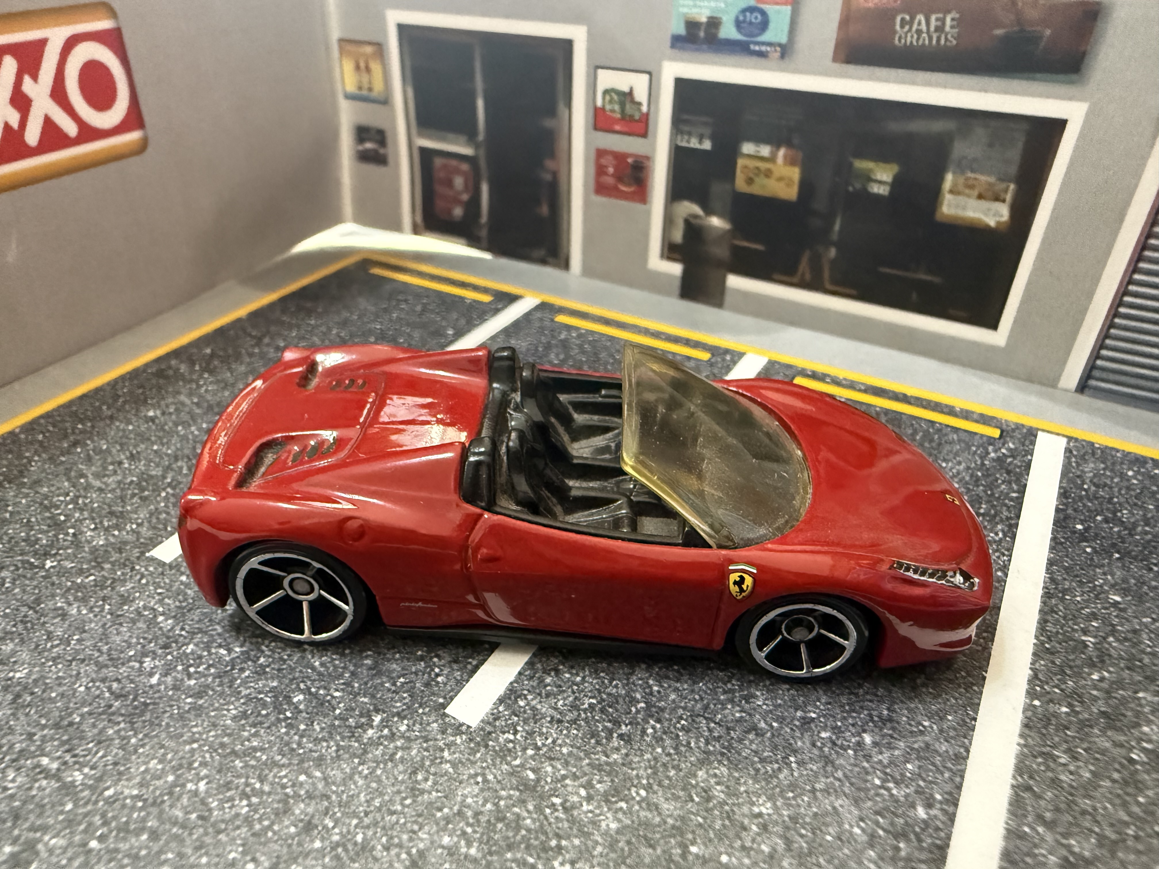 Coche deportivo de juguete