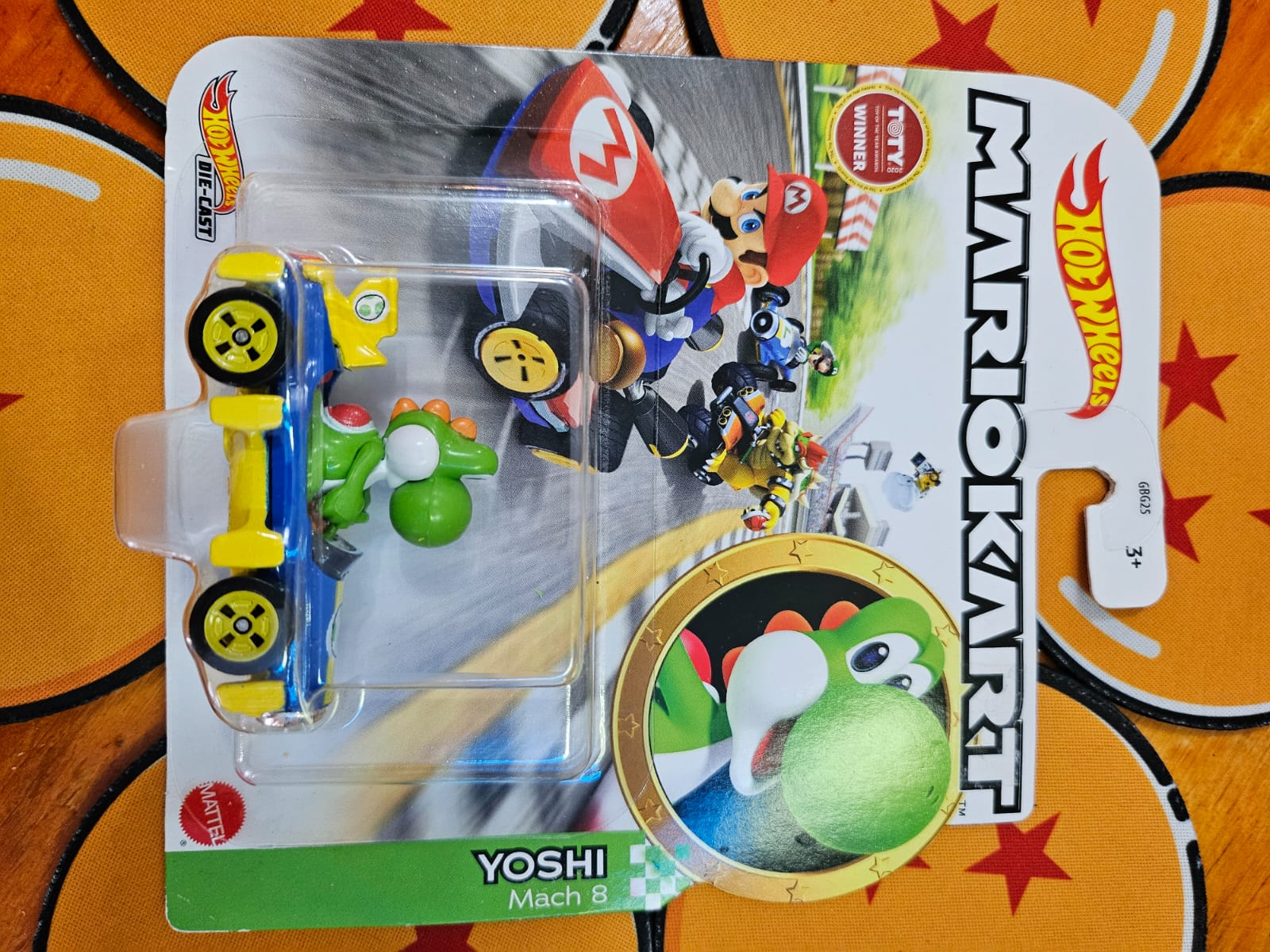 Hot Wheels Mario Kart Yoshi Mach 8