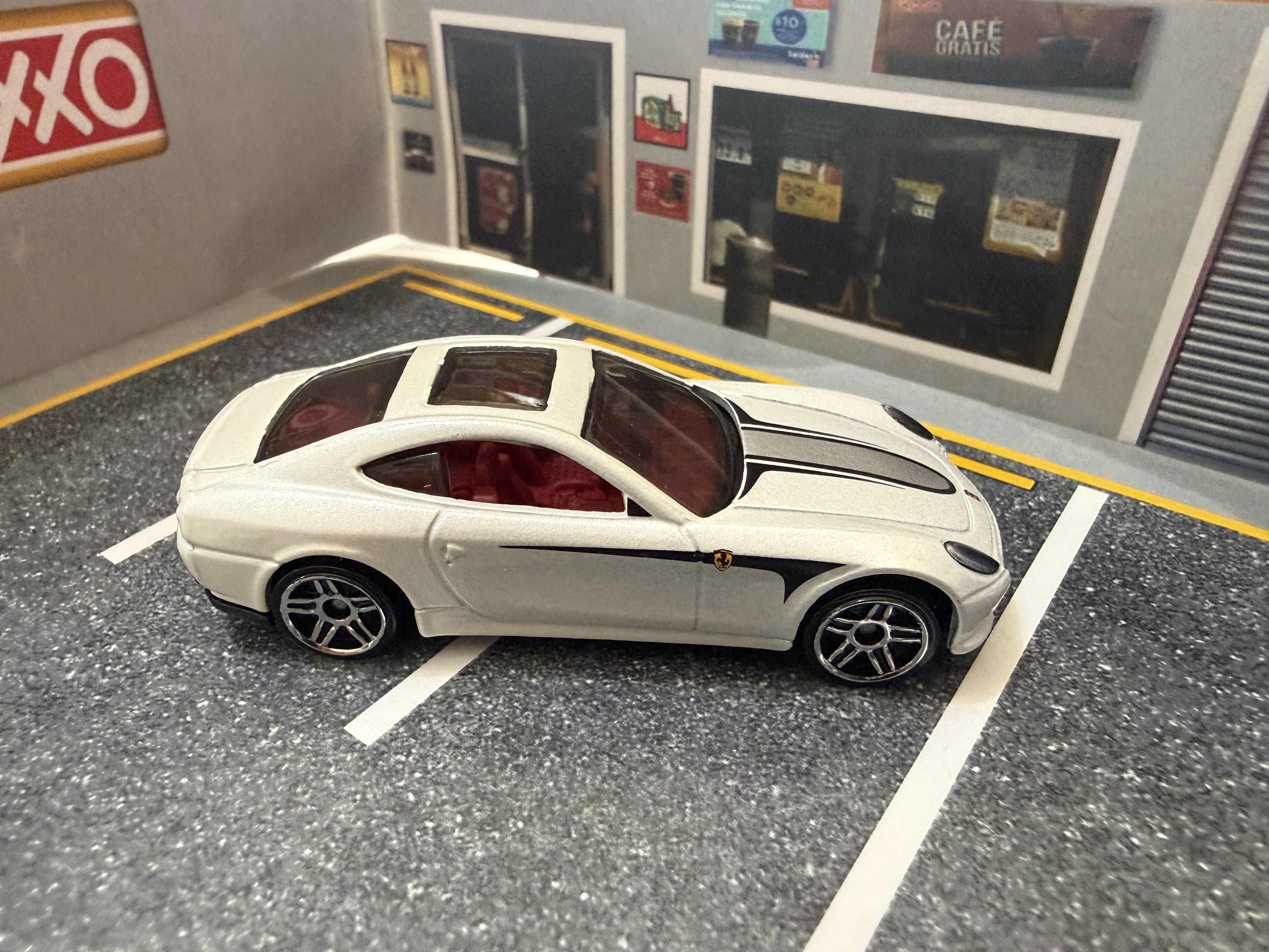 Coche de juguete deportivo