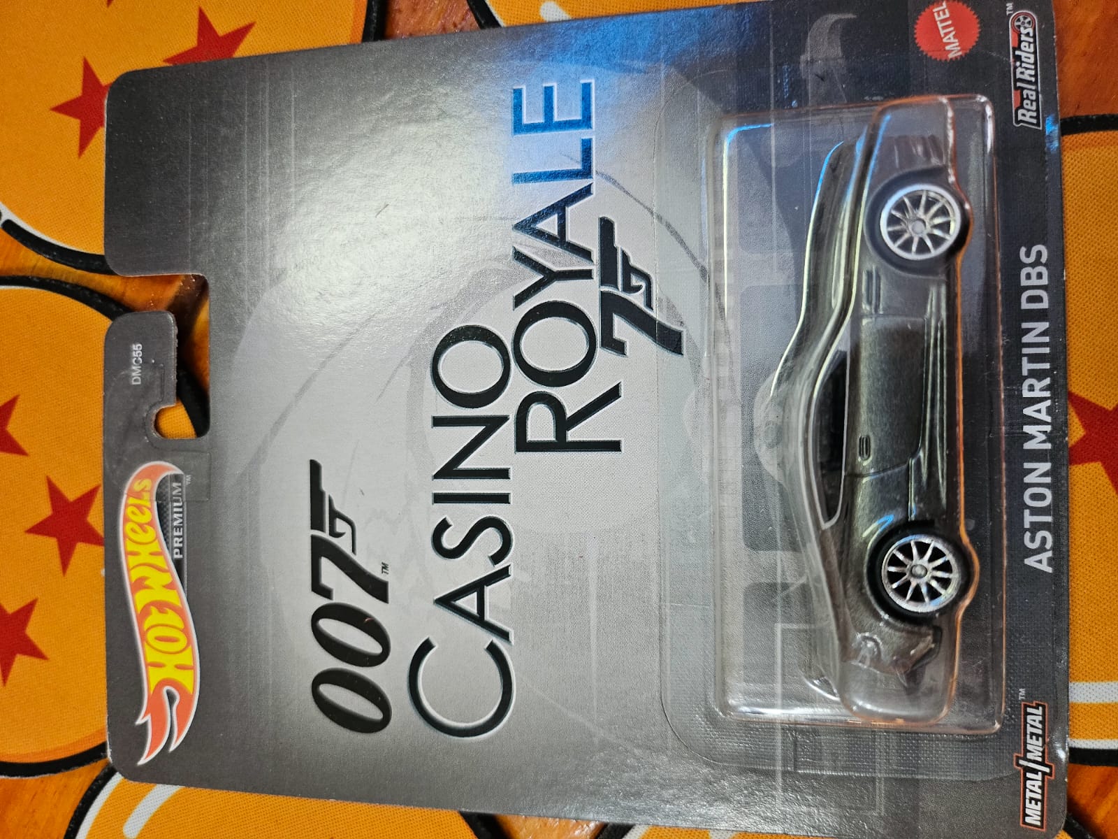Aston Martin DBS de Hot Wheels
