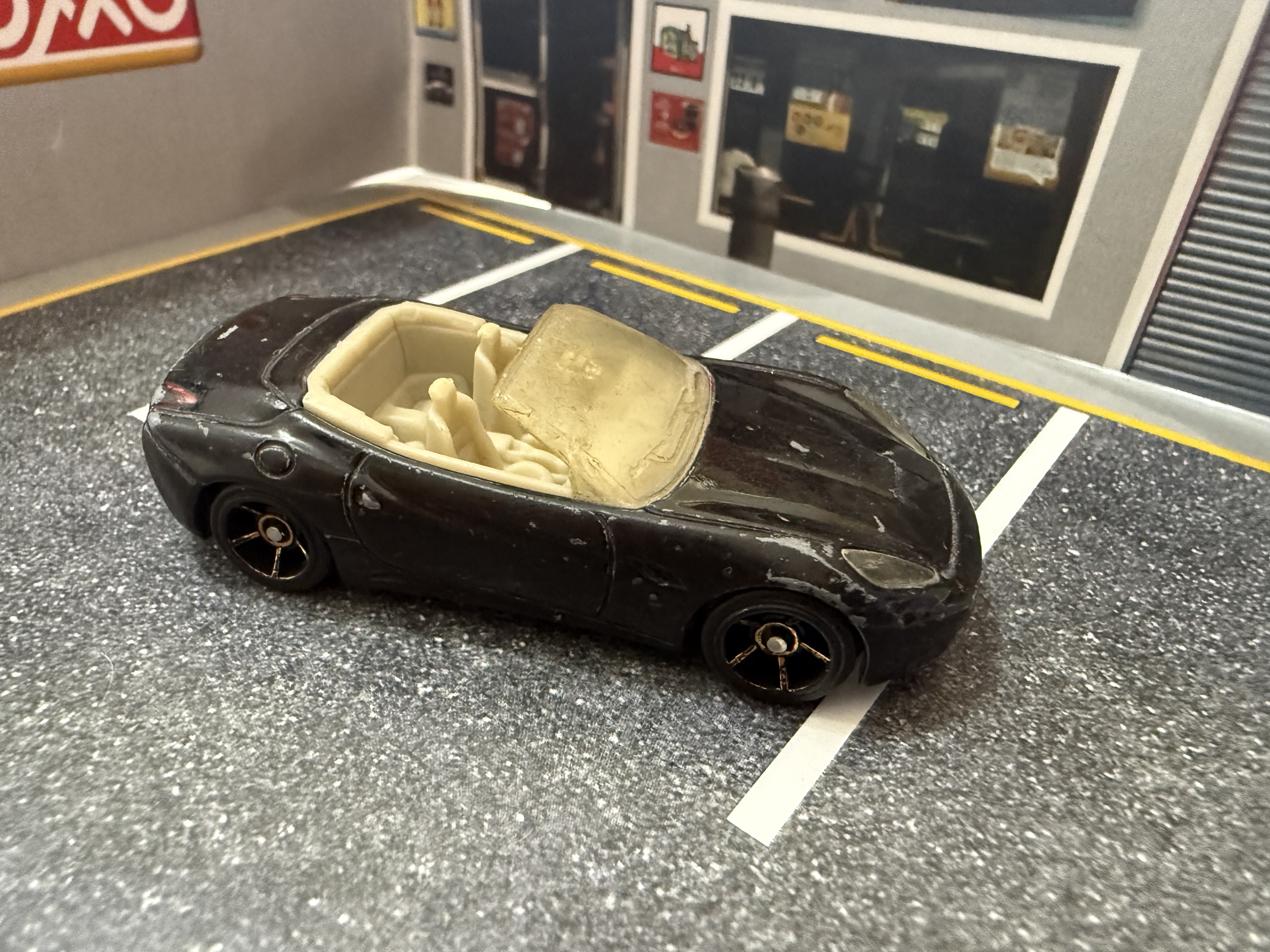 Auto deportivo convertible en miniatura